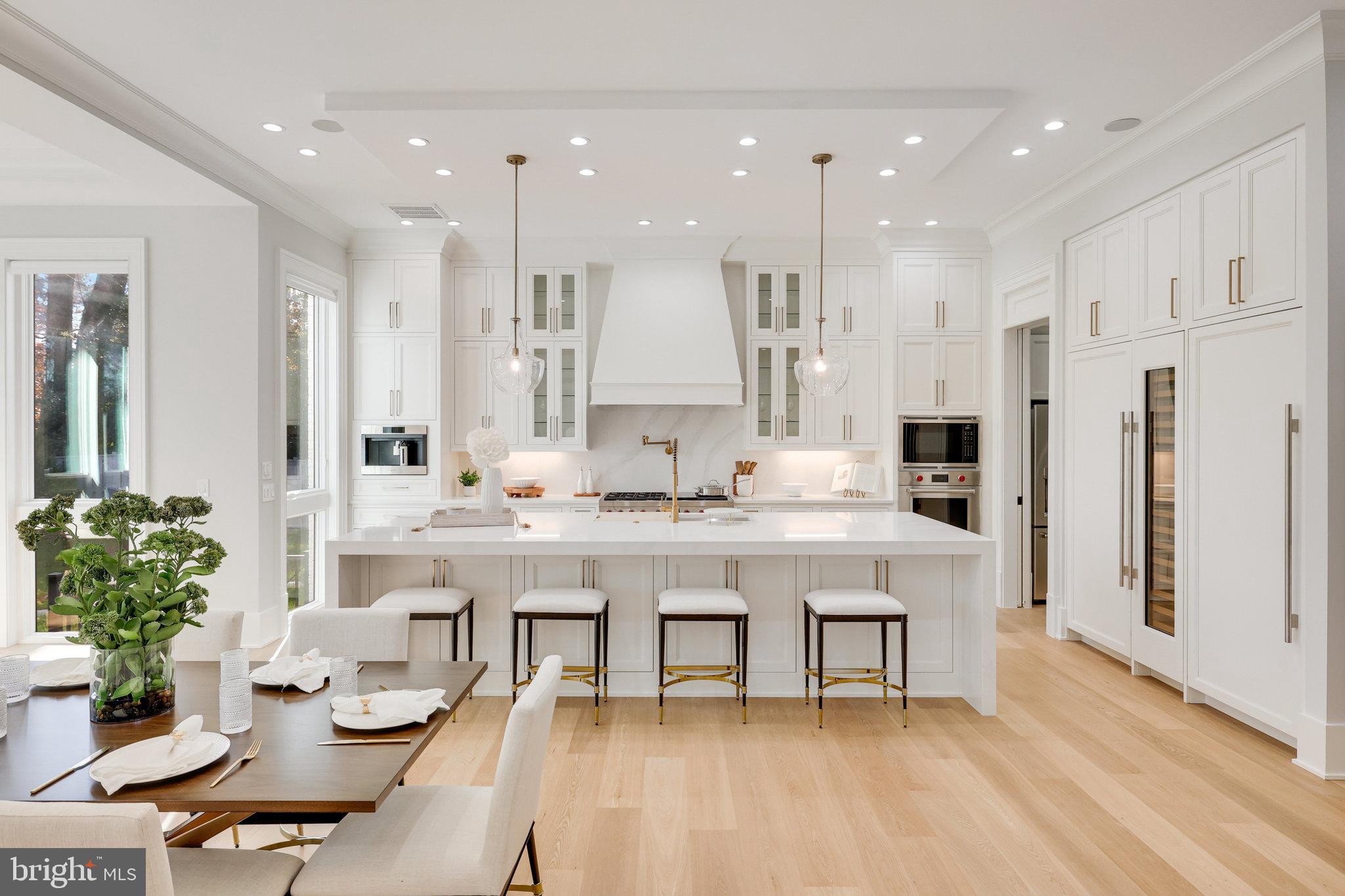 RIVER OAKS - Residential