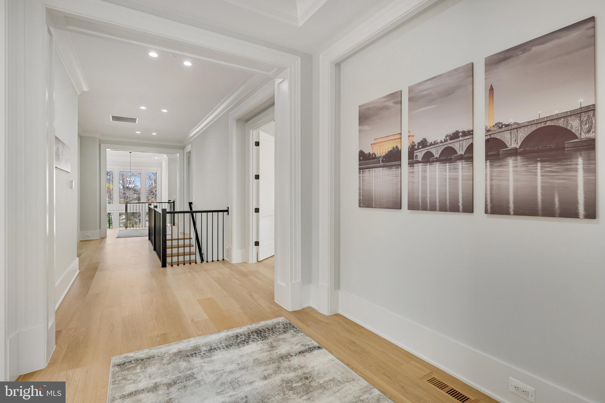 RIVER OAKS - Residential