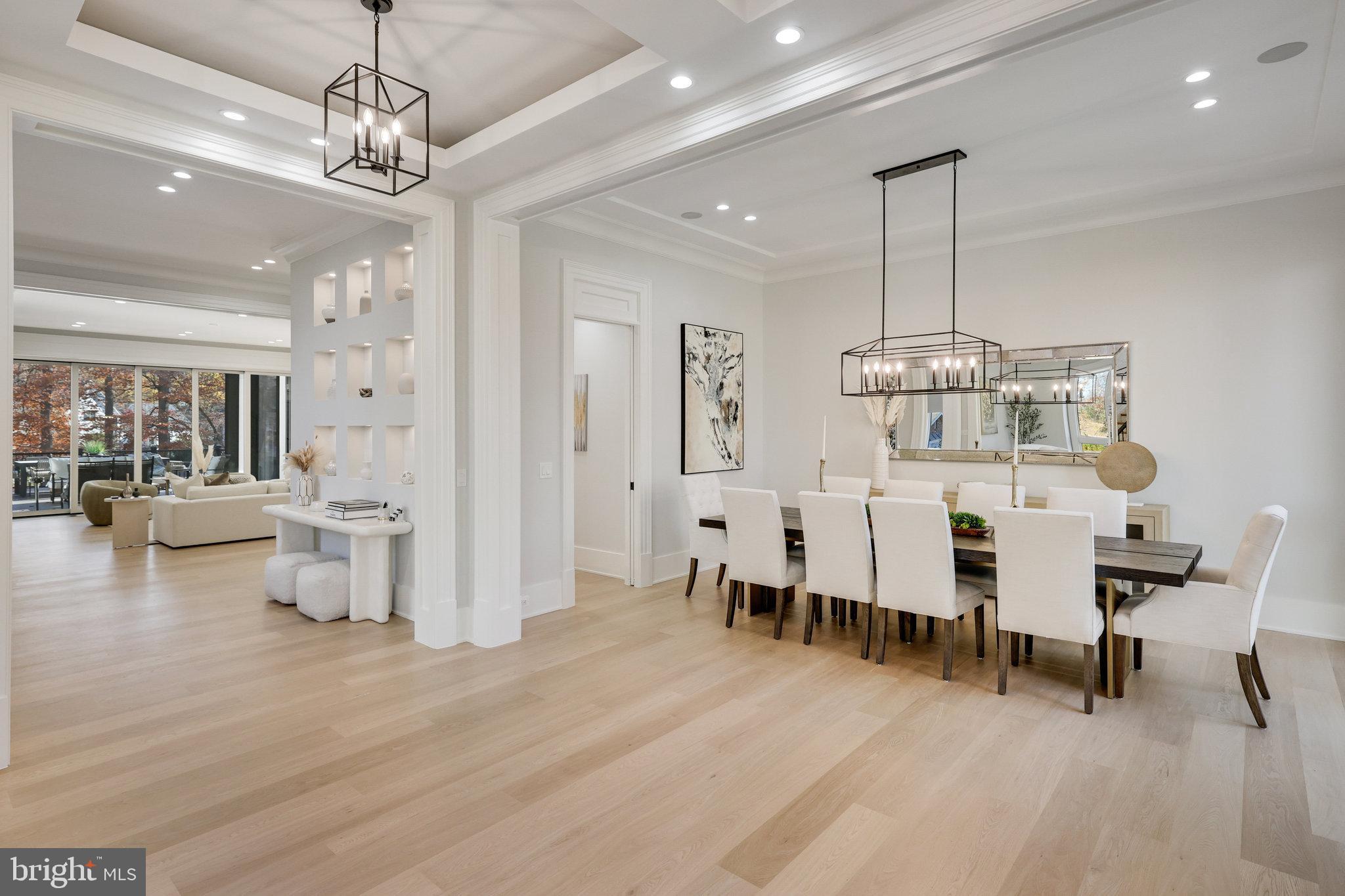 RIVER OAKS - Residential