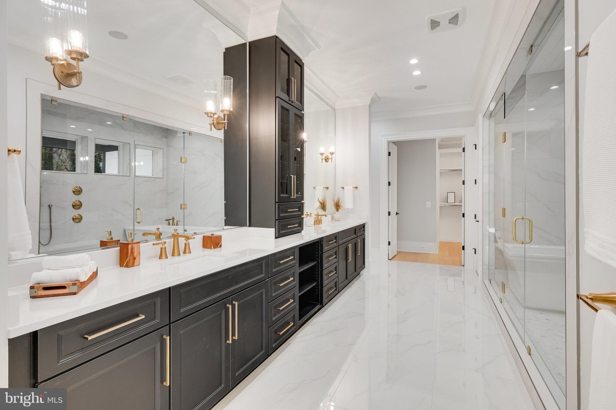 RIVER OAKS - Residential