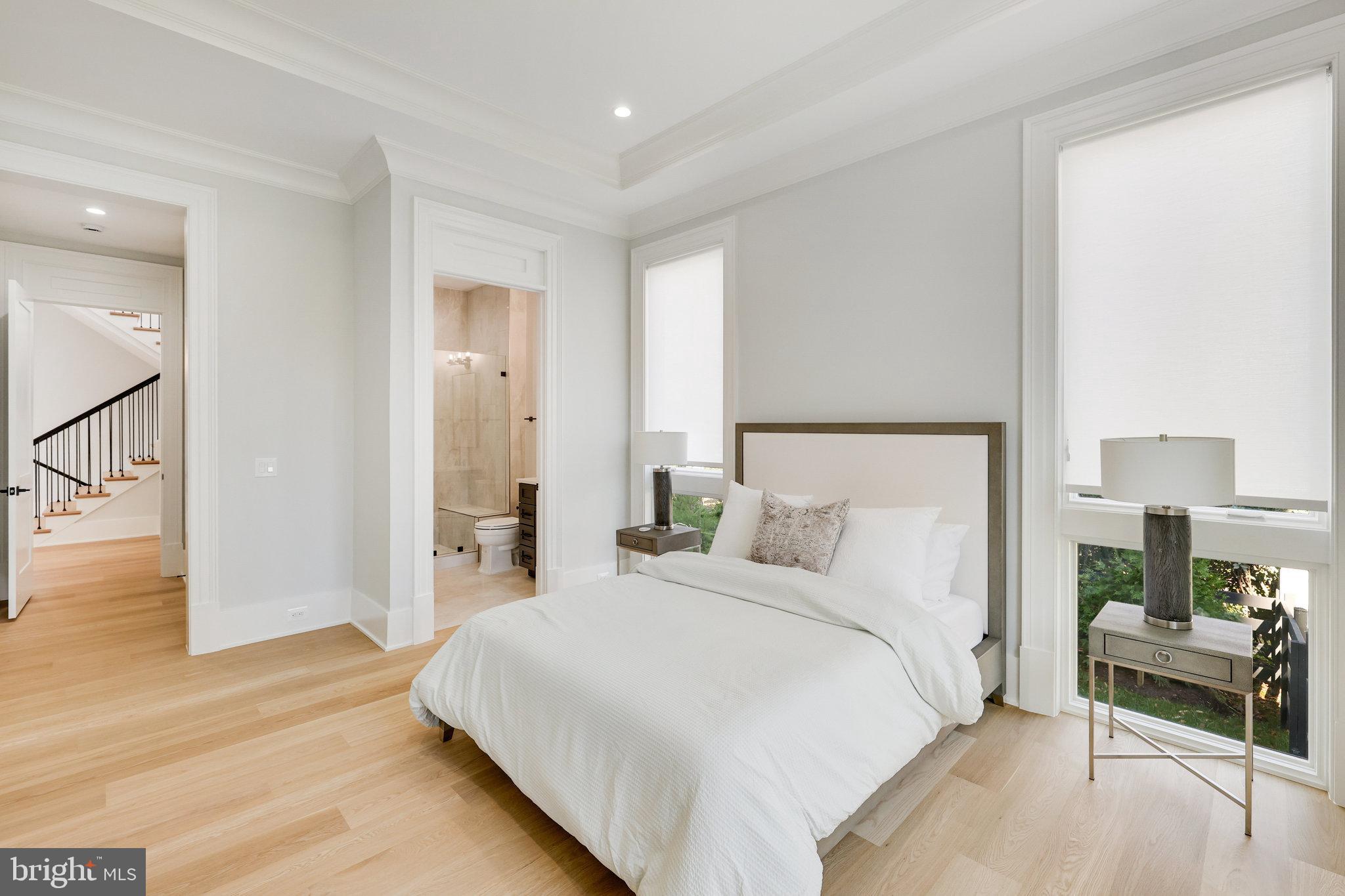 RIVER OAKS - Residential