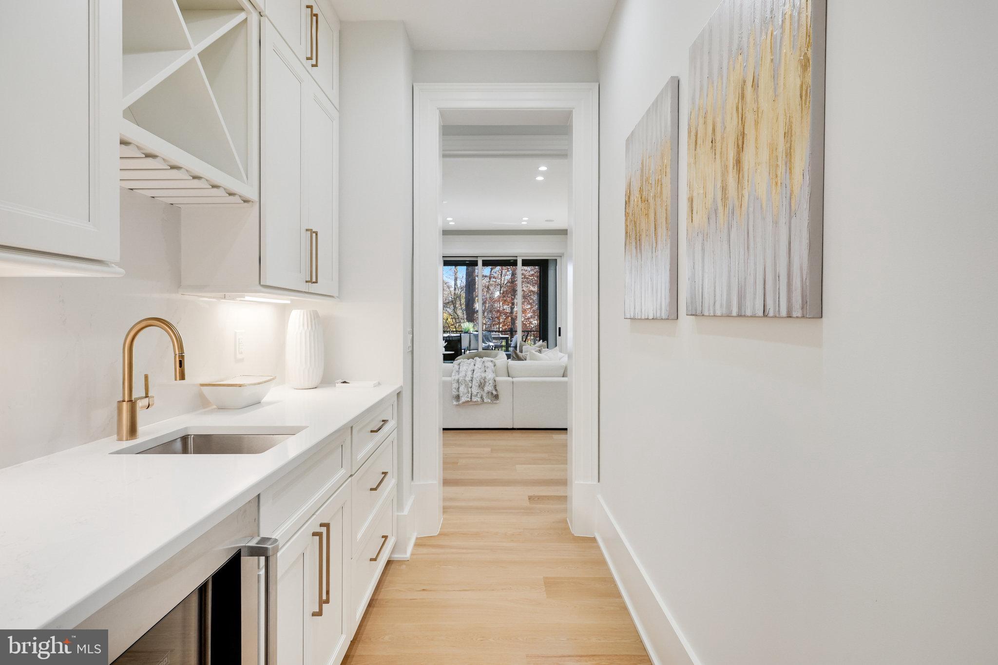 RIVER OAKS - Residential