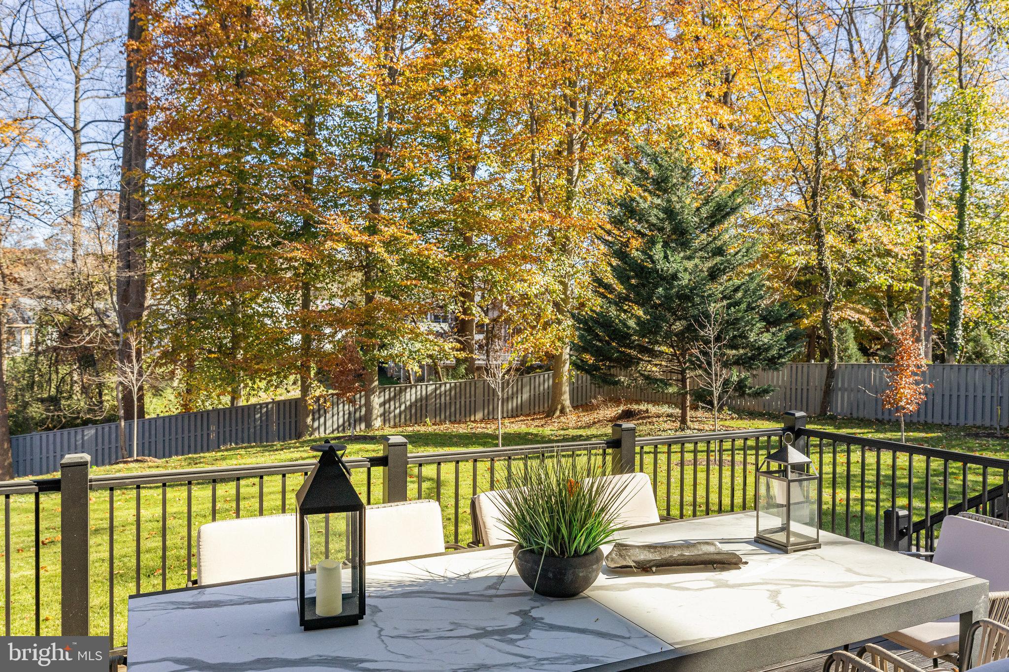 RIVER OAKS - Residential