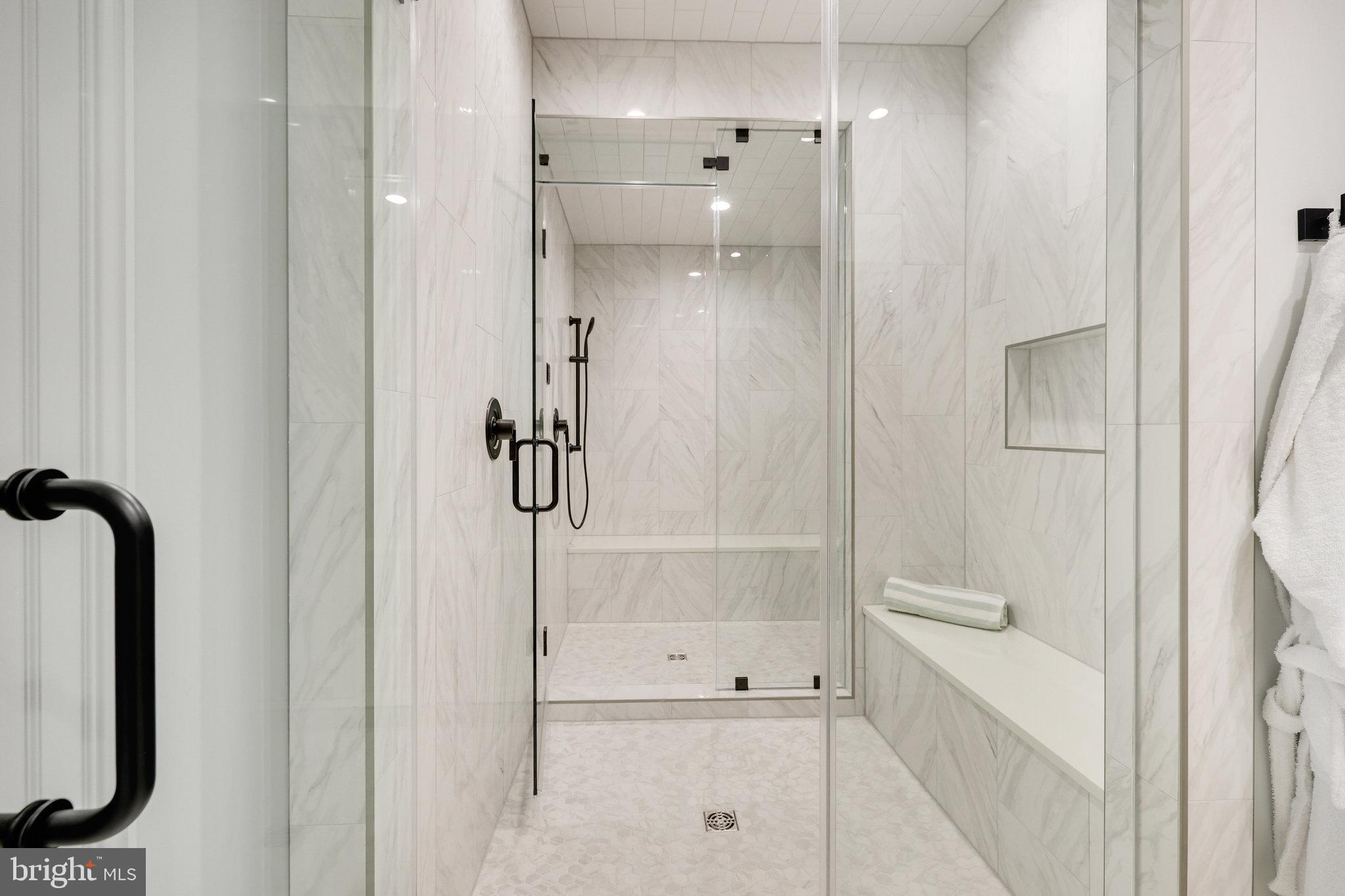 RIVER OAKS - Residential