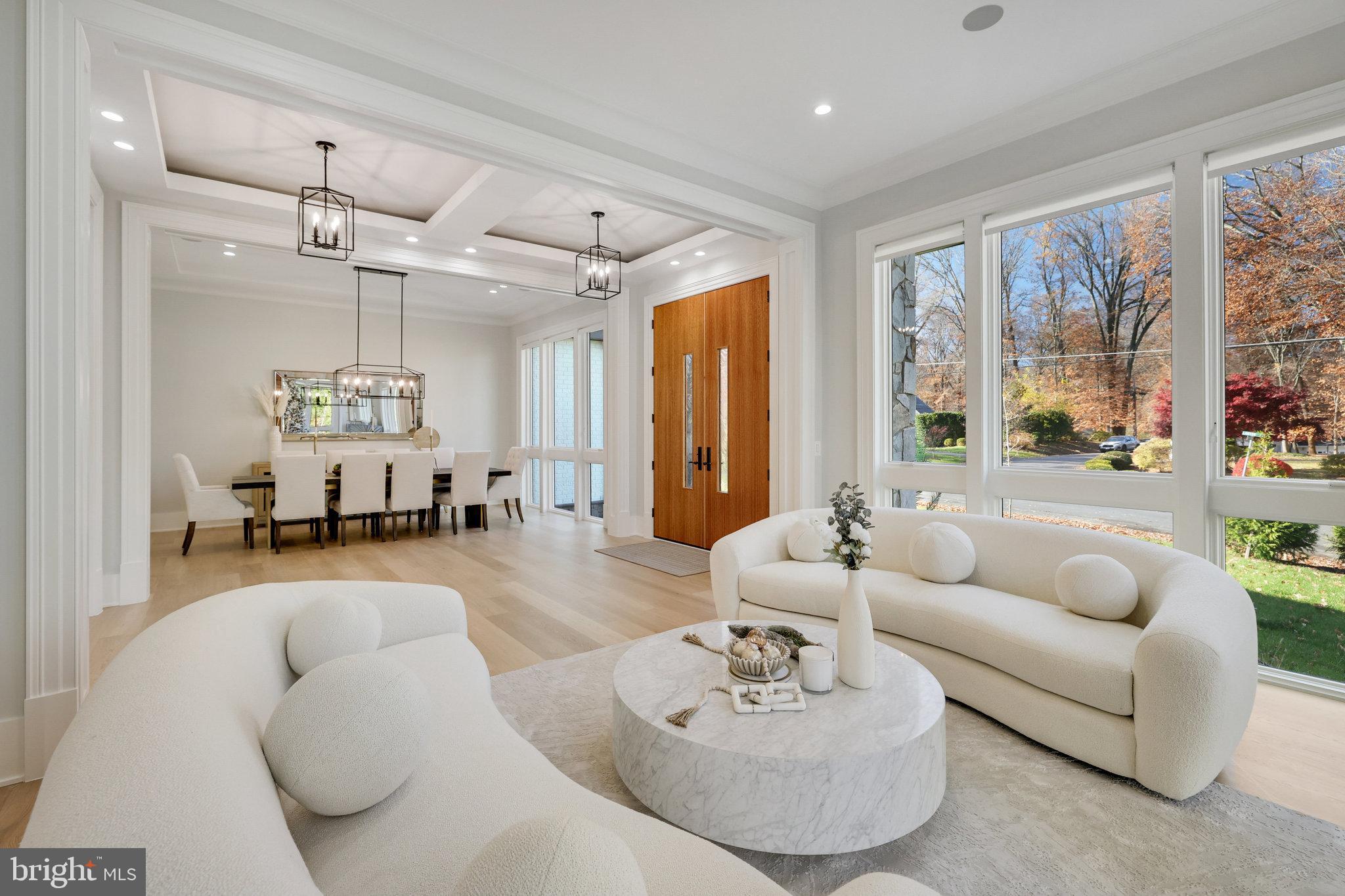 RIVER OAKS - Residential