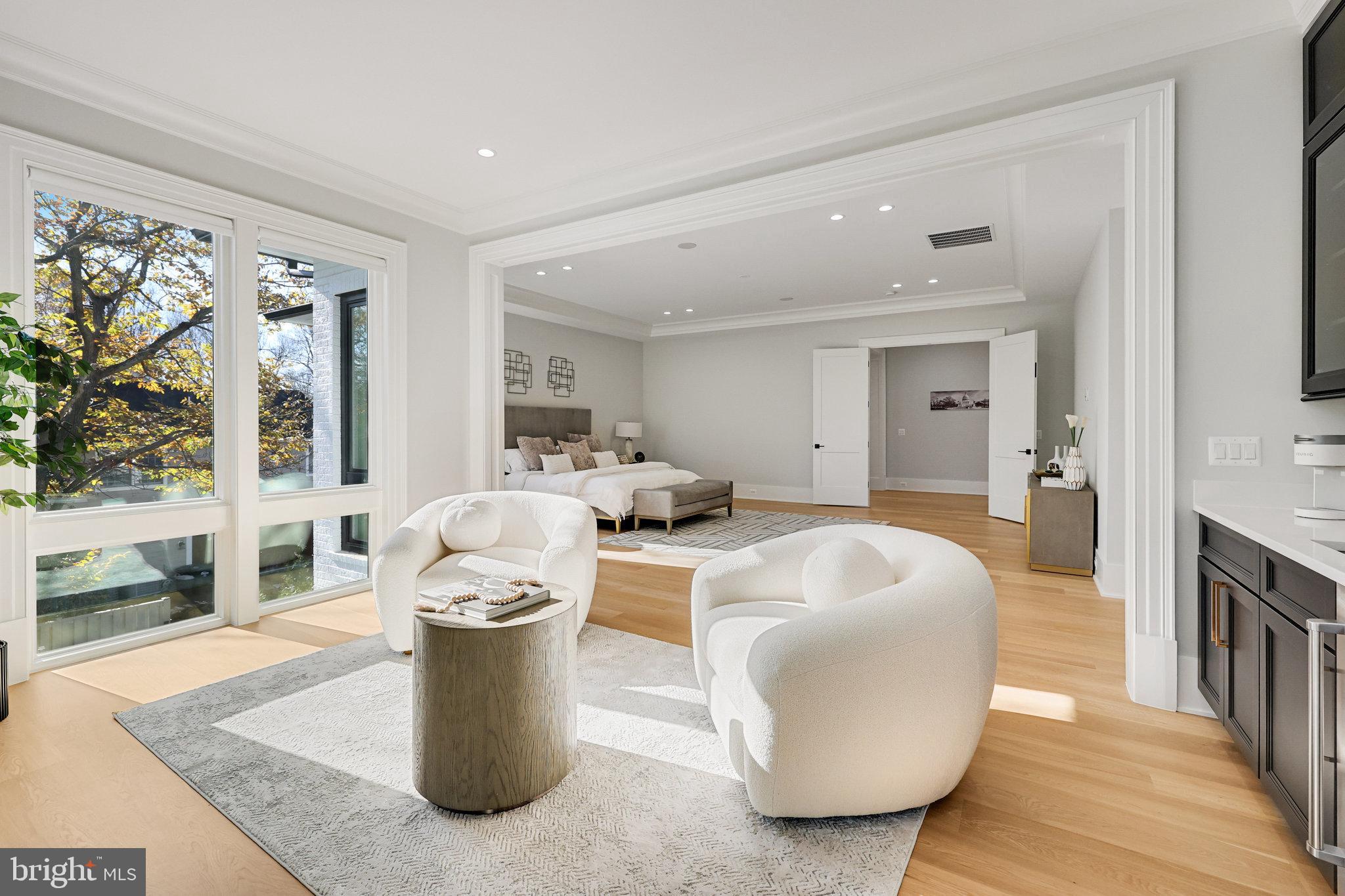 RIVER OAKS - Residential