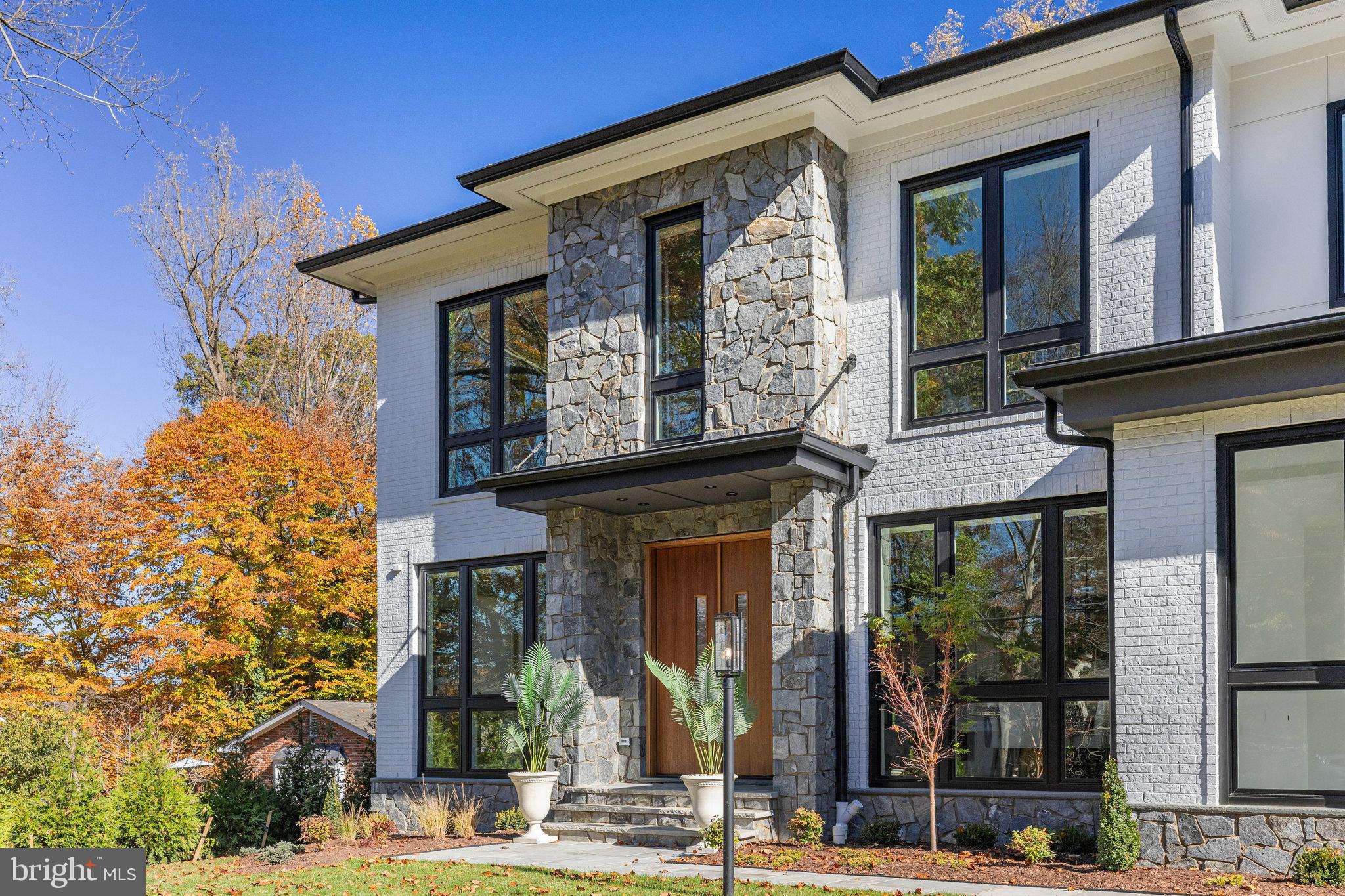 RIVER OAKS - Residential