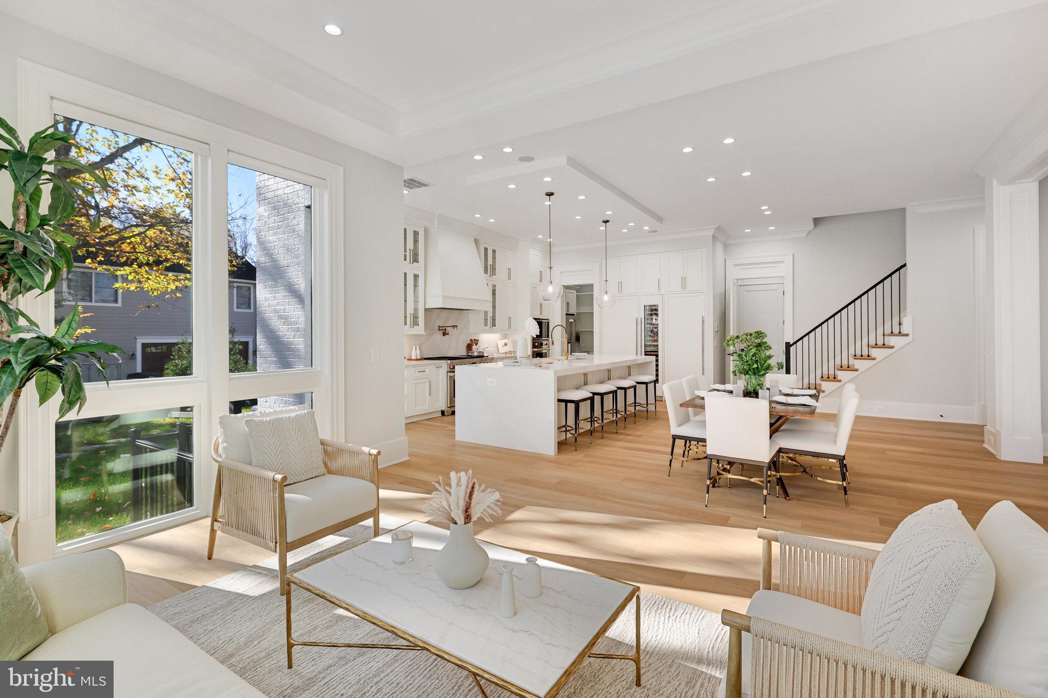 RIVER OAKS - Residential