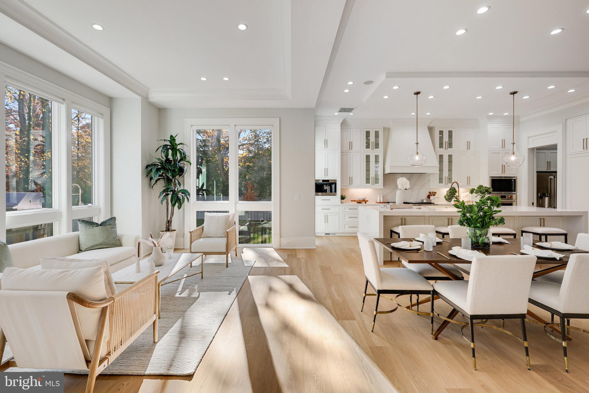 RIVER OAKS - Residential