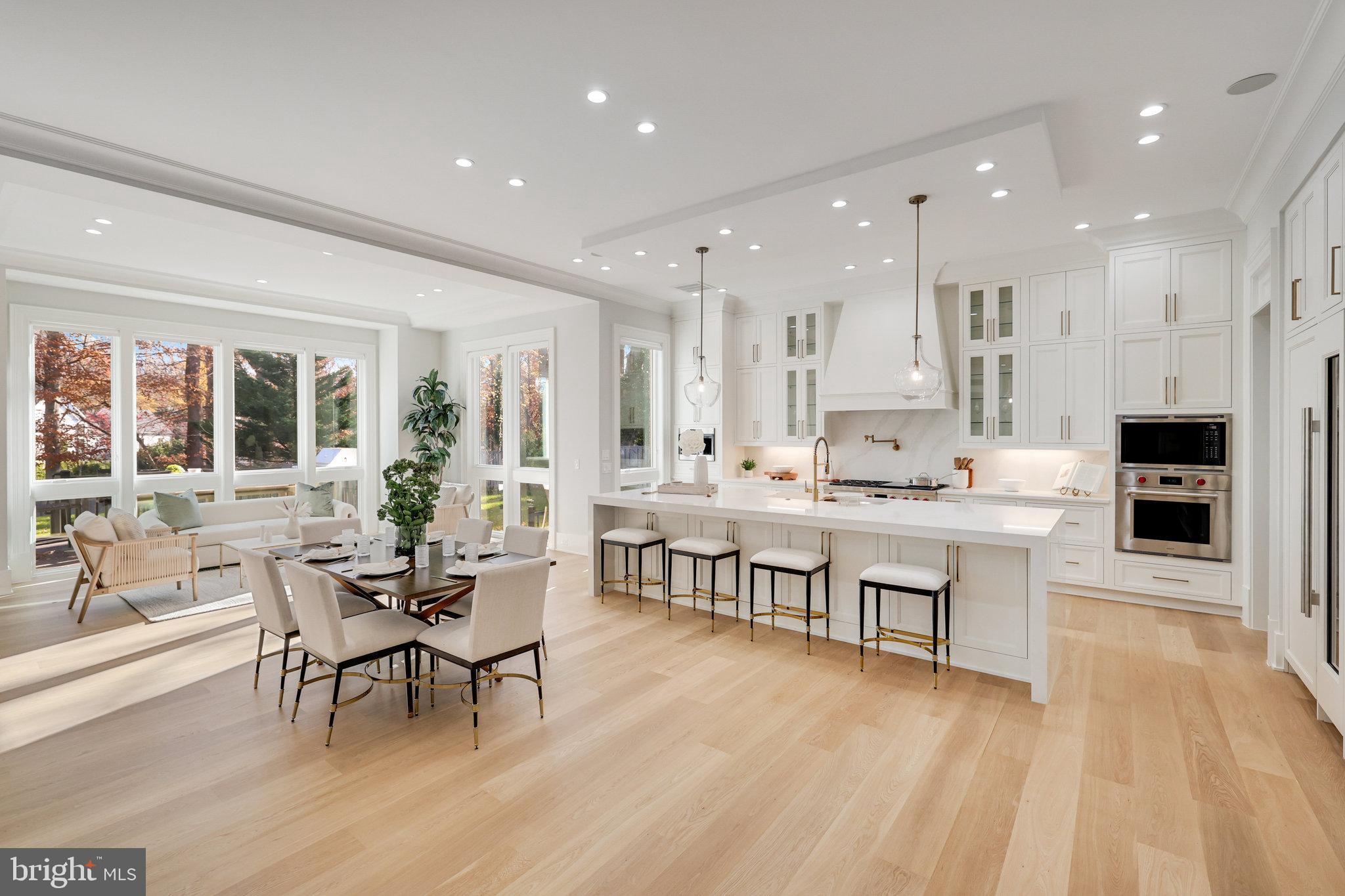 RIVER OAKS - Residential