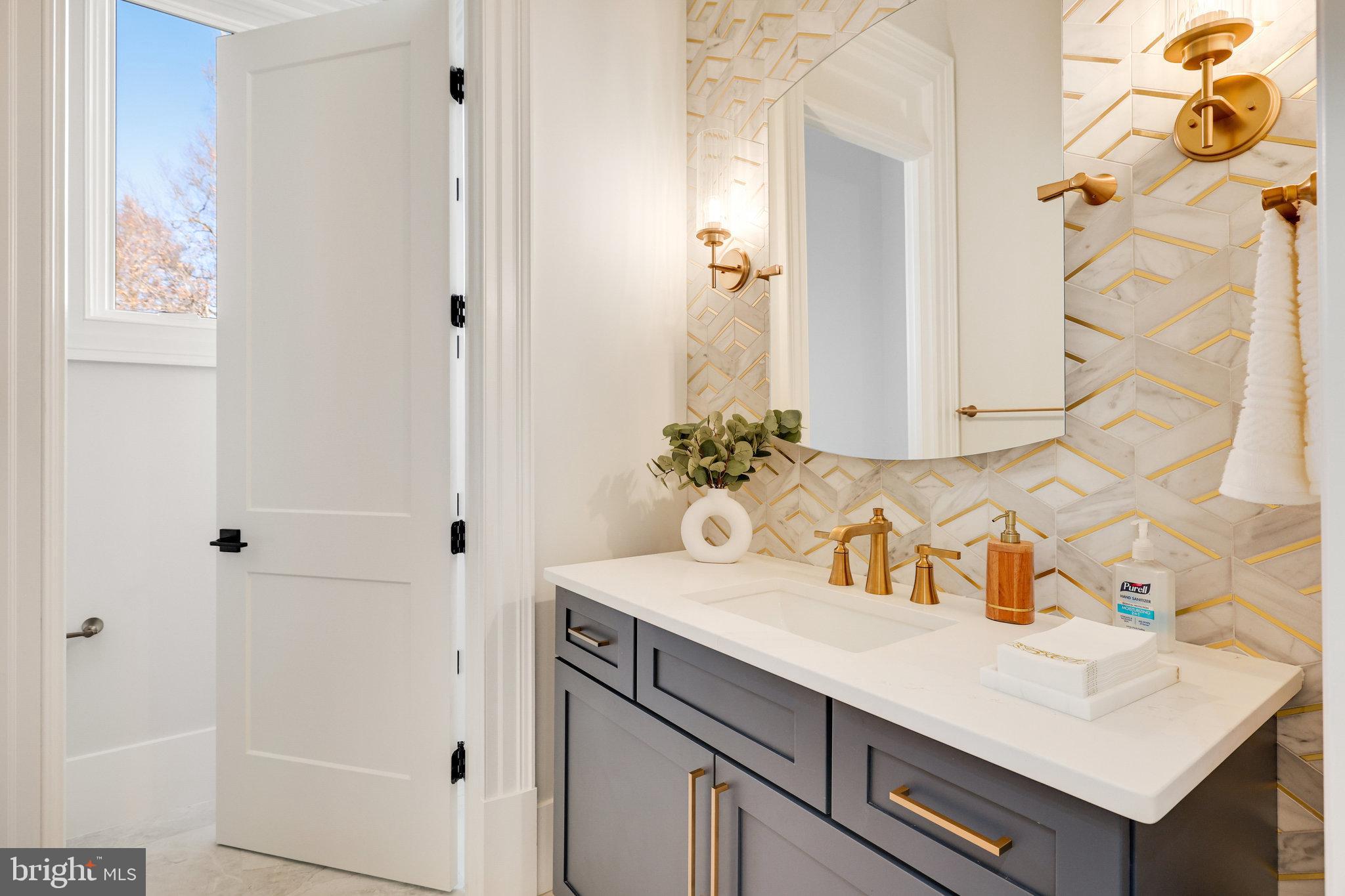 RIVER OAKS - Residential