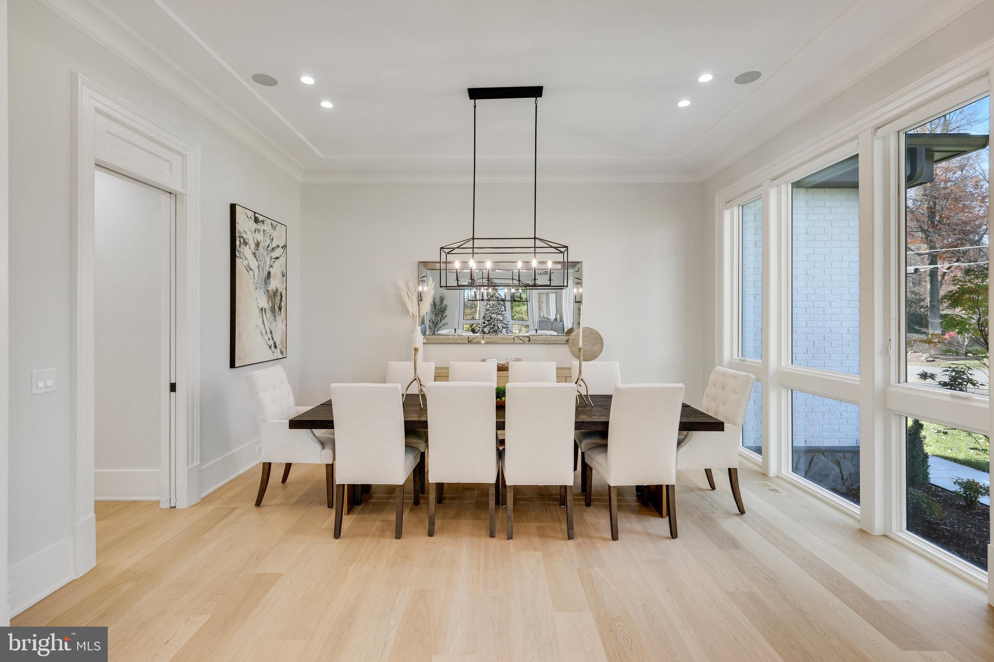 RIVER OAKS - Residential