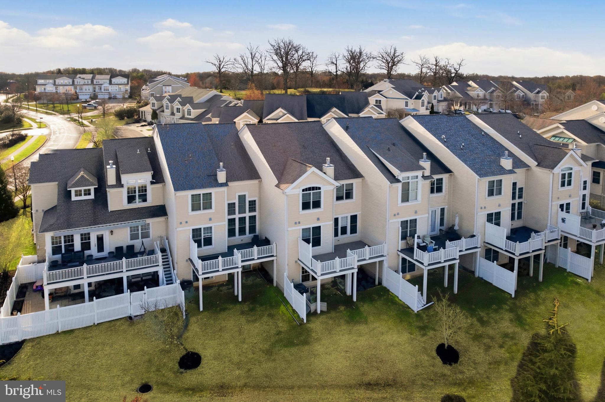 STONE LAKE - Residential