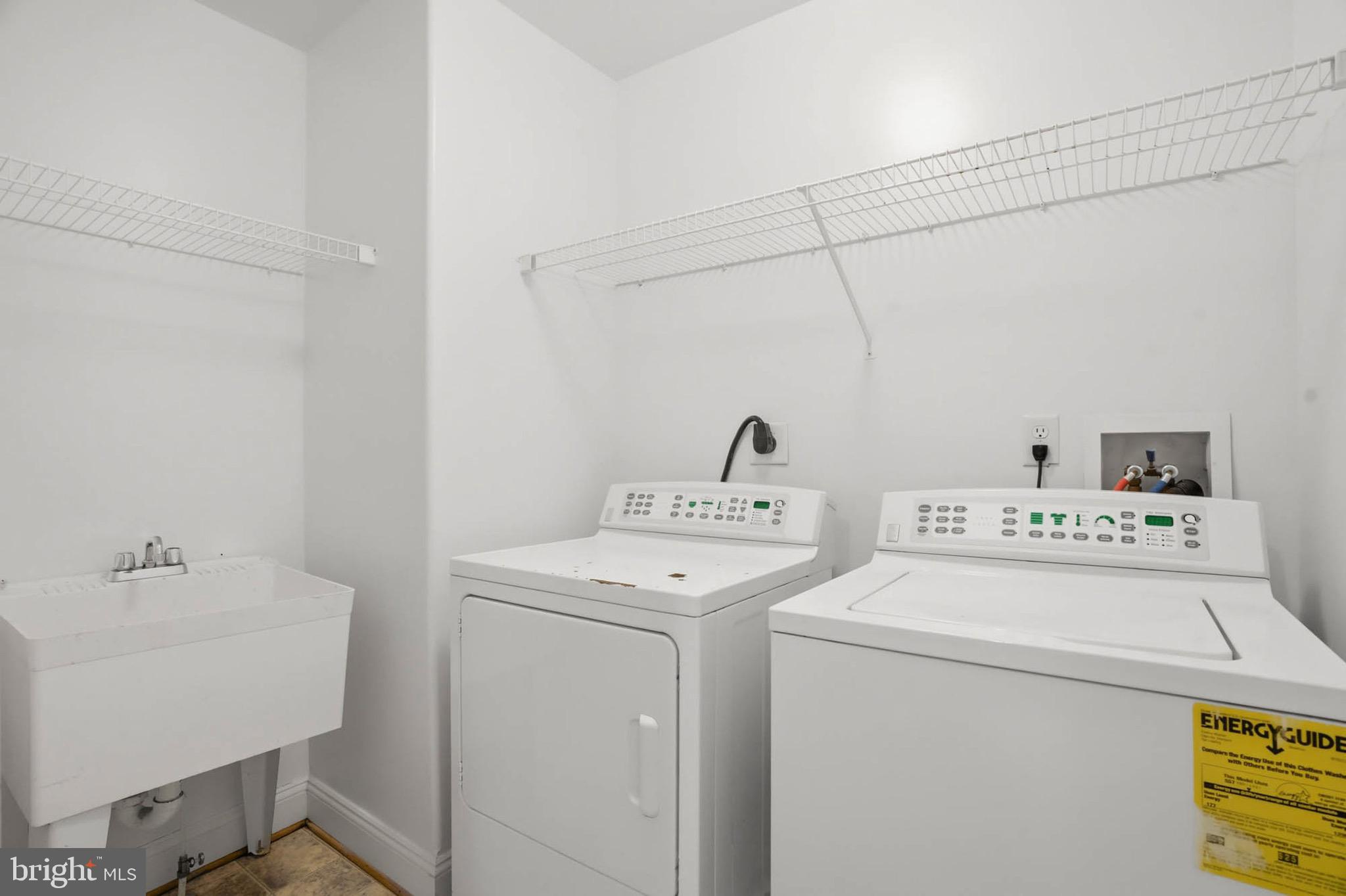 STONE LAKE - Residential