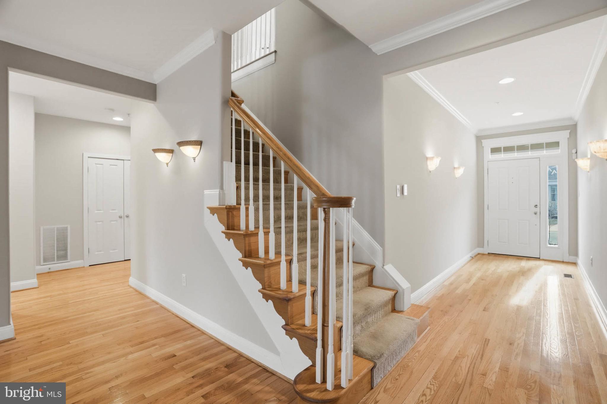 8704 TIMBER OAK LANE