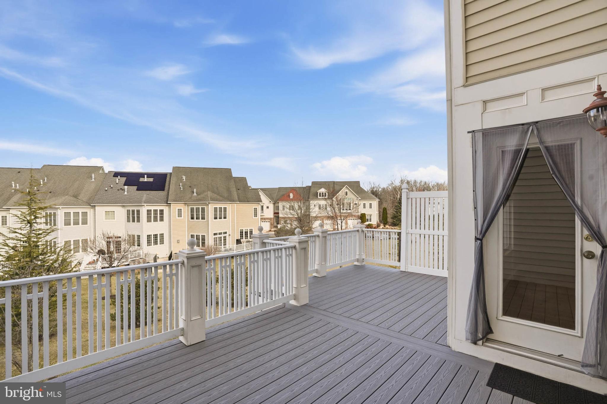 STONE LAKE - Residential