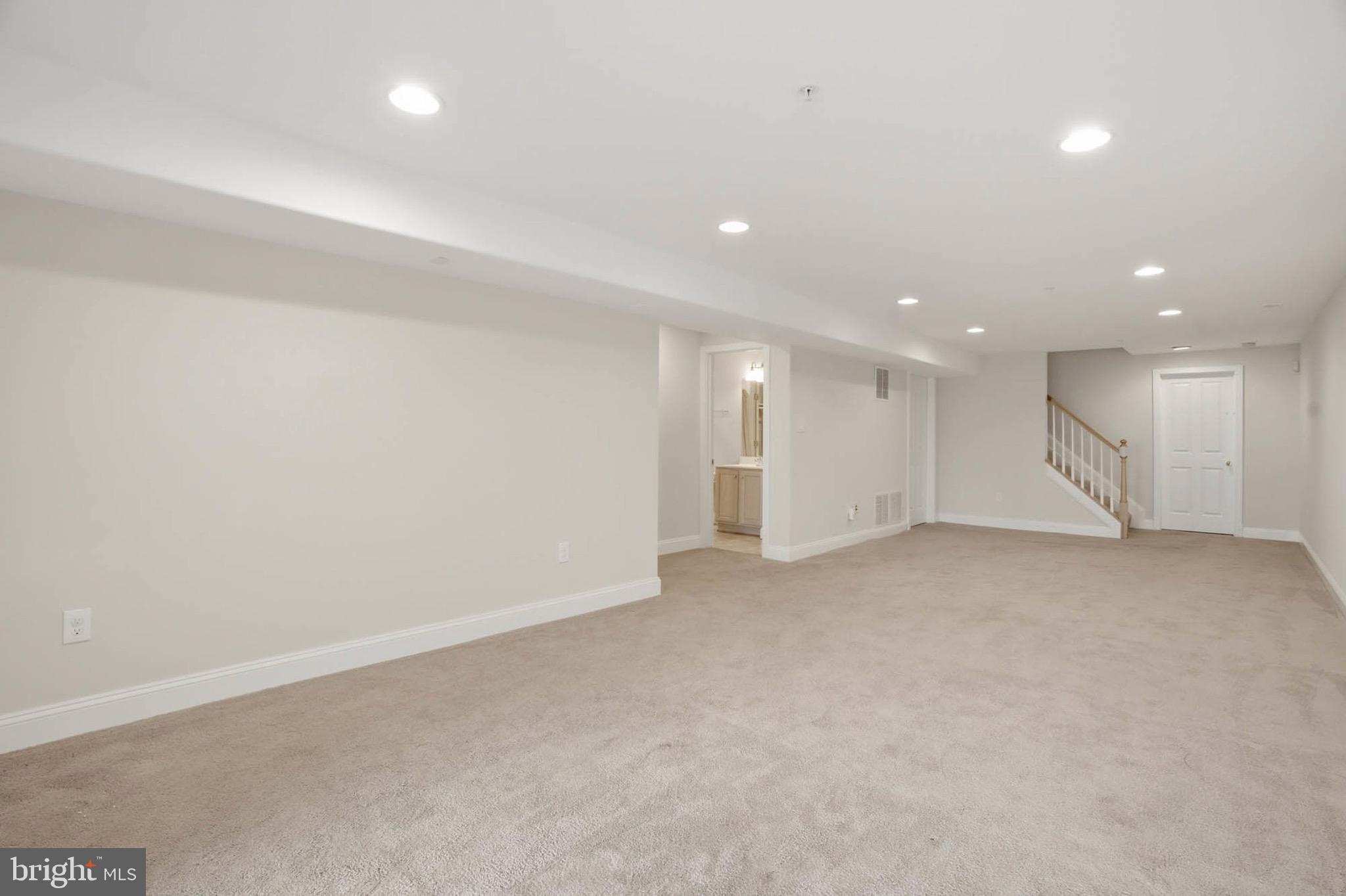 STONE LAKE - Residential