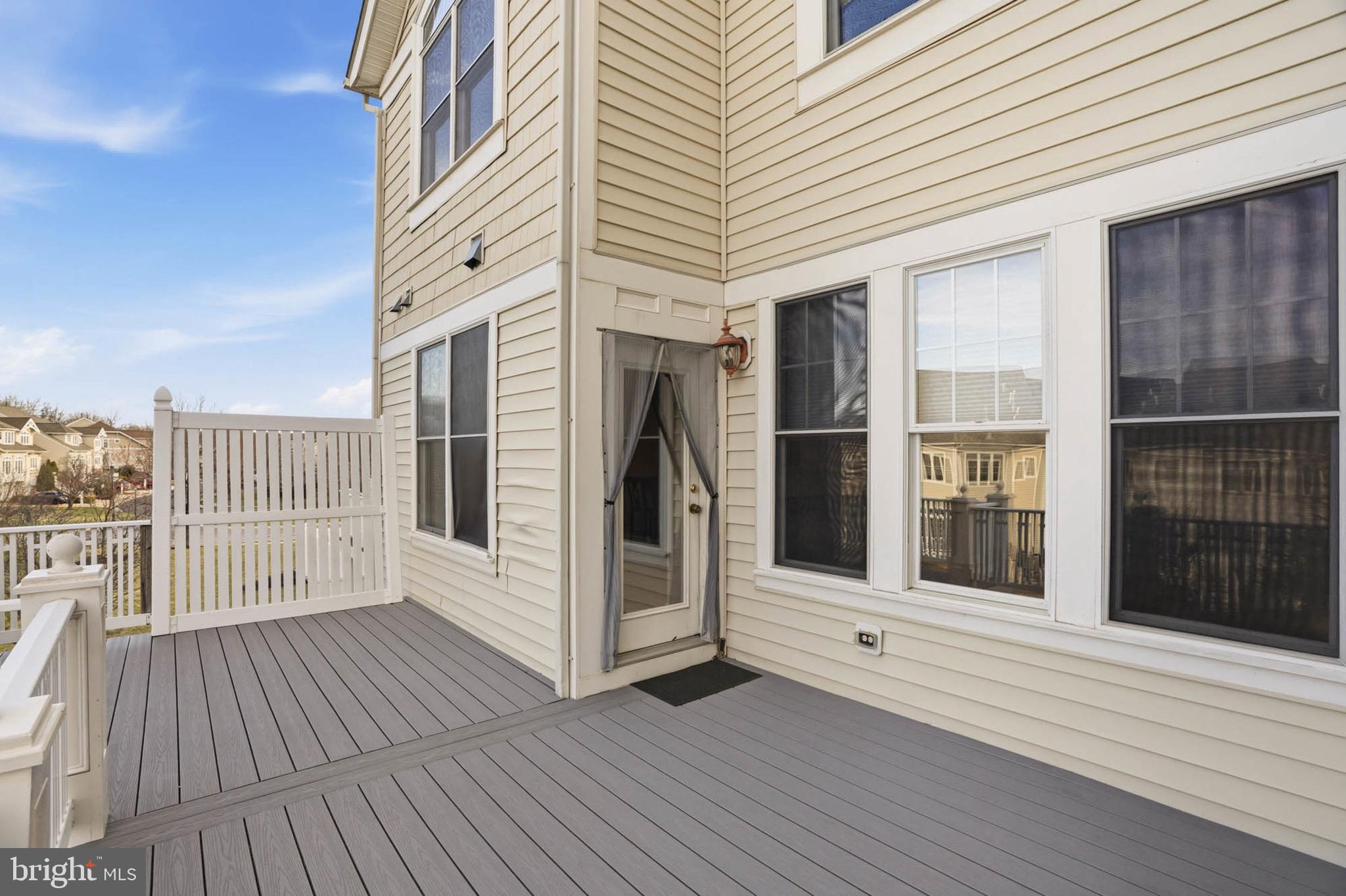 STONE LAKE - Residential