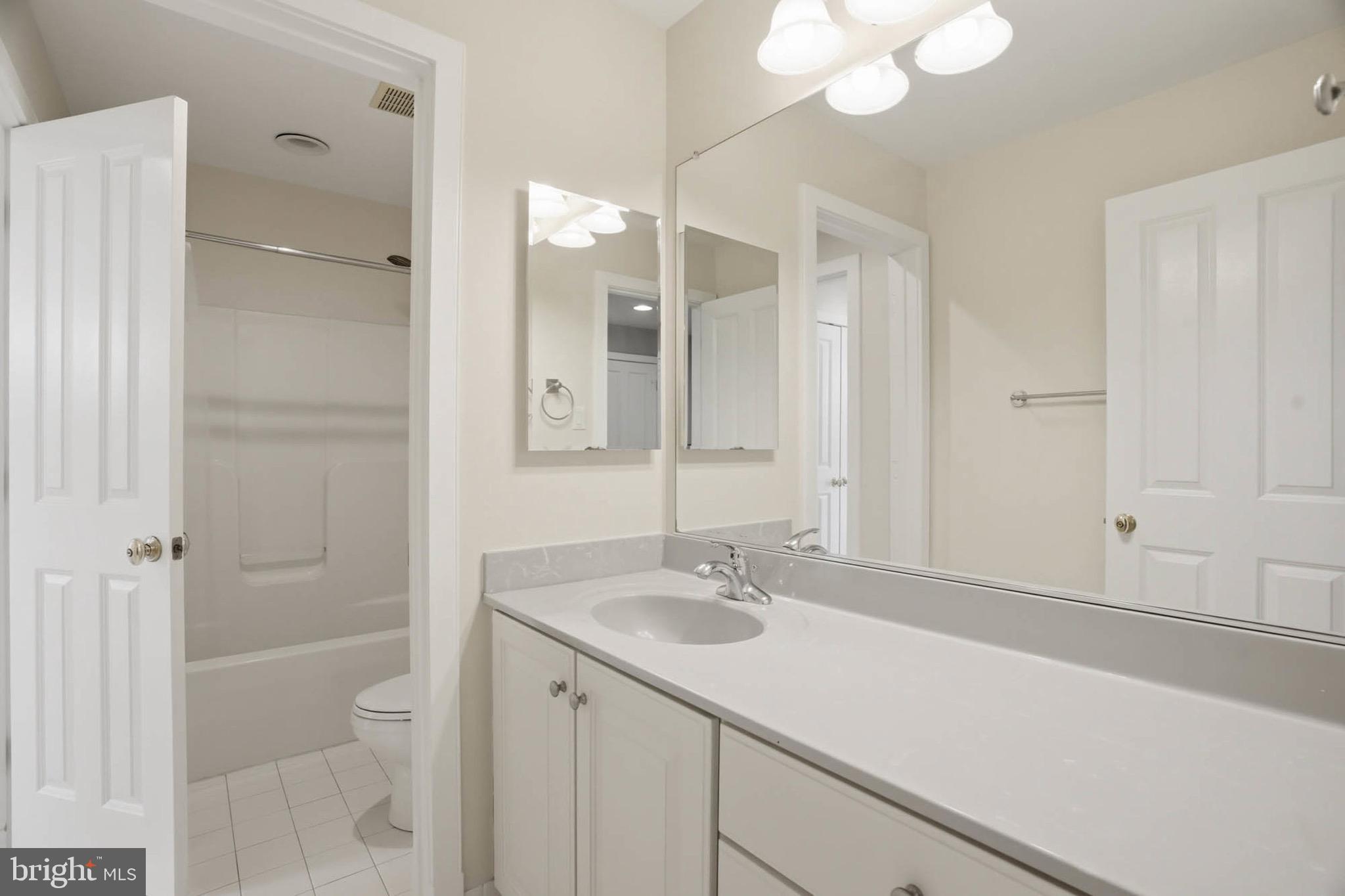 STONE LAKE - Residential