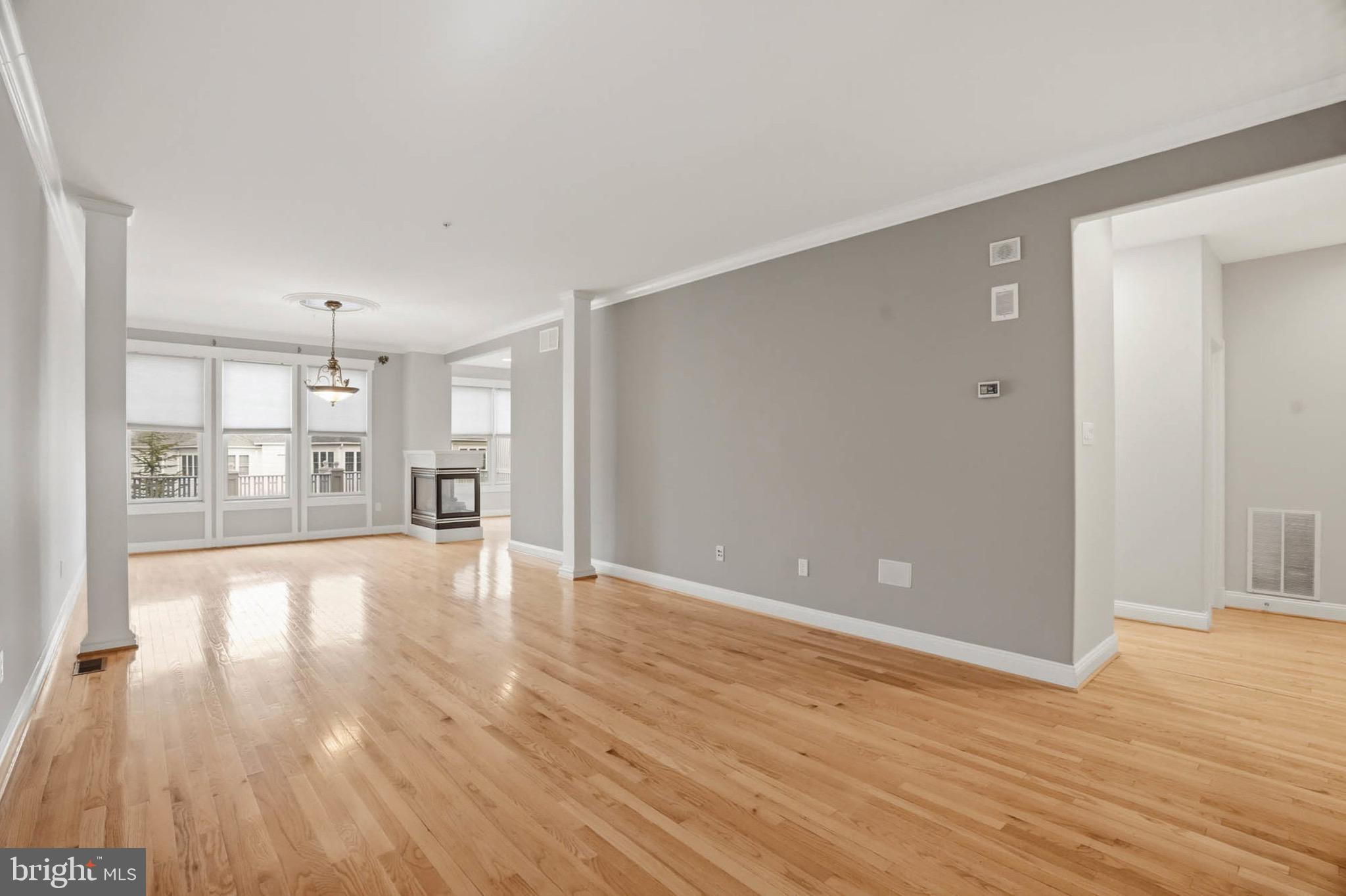 8704 TIMBER OAK LANE