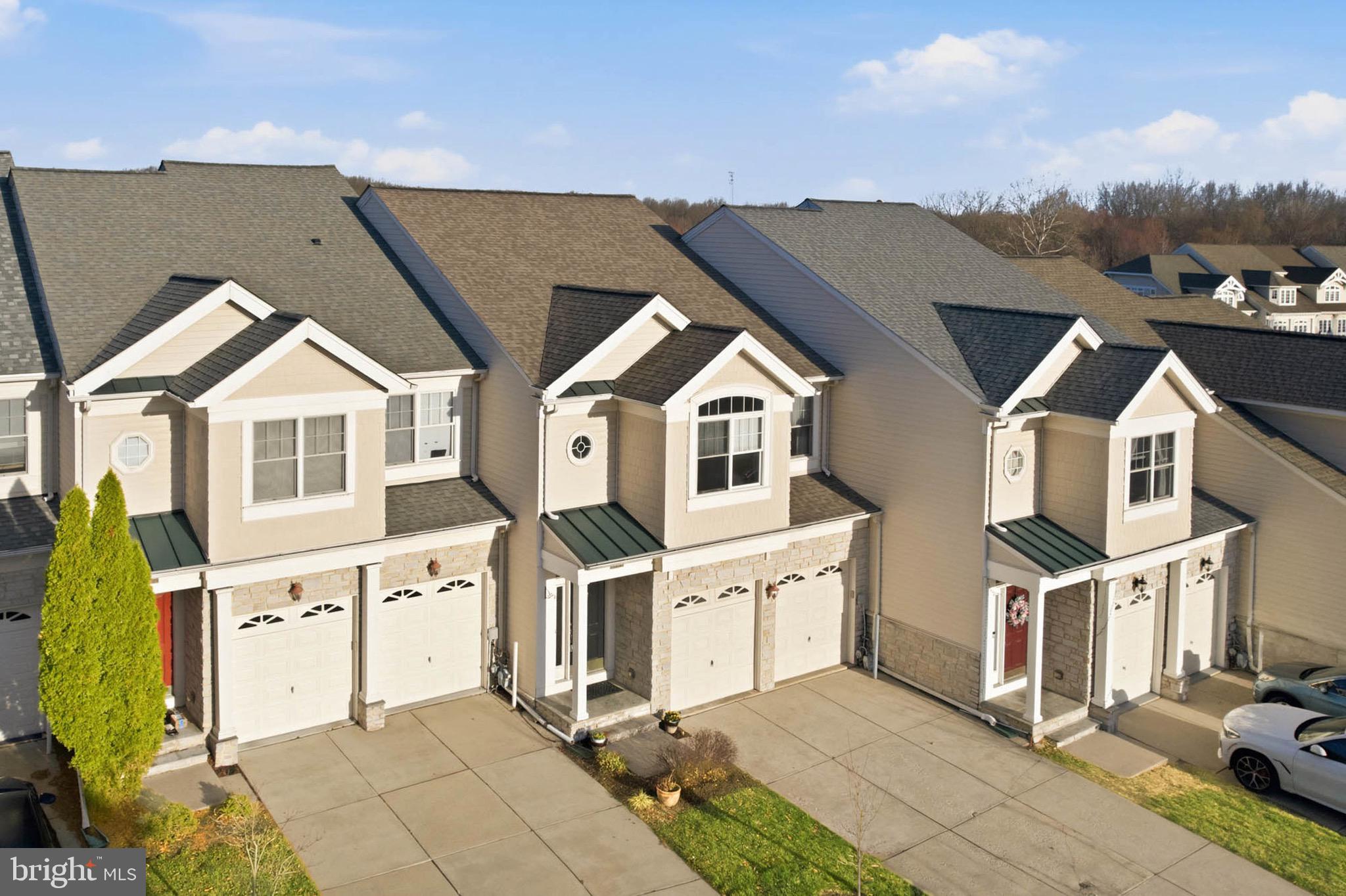 STONE LAKE - Residential