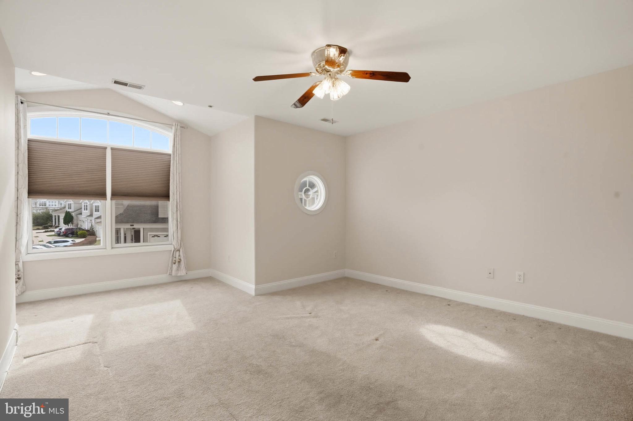 STONE LAKE - Residential