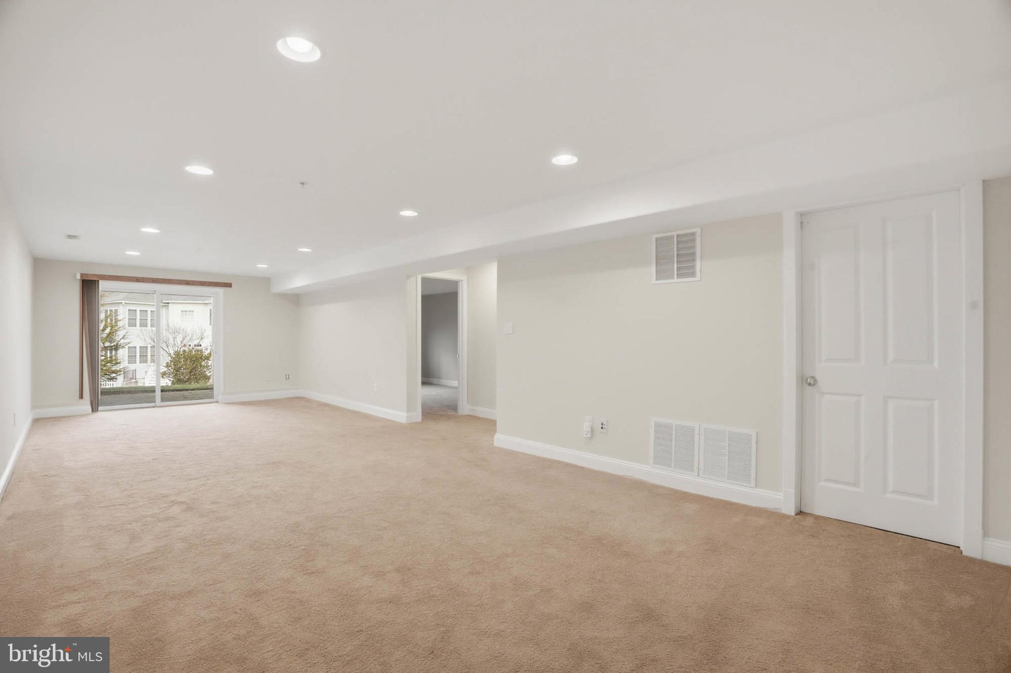 STONE LAKE - Residential