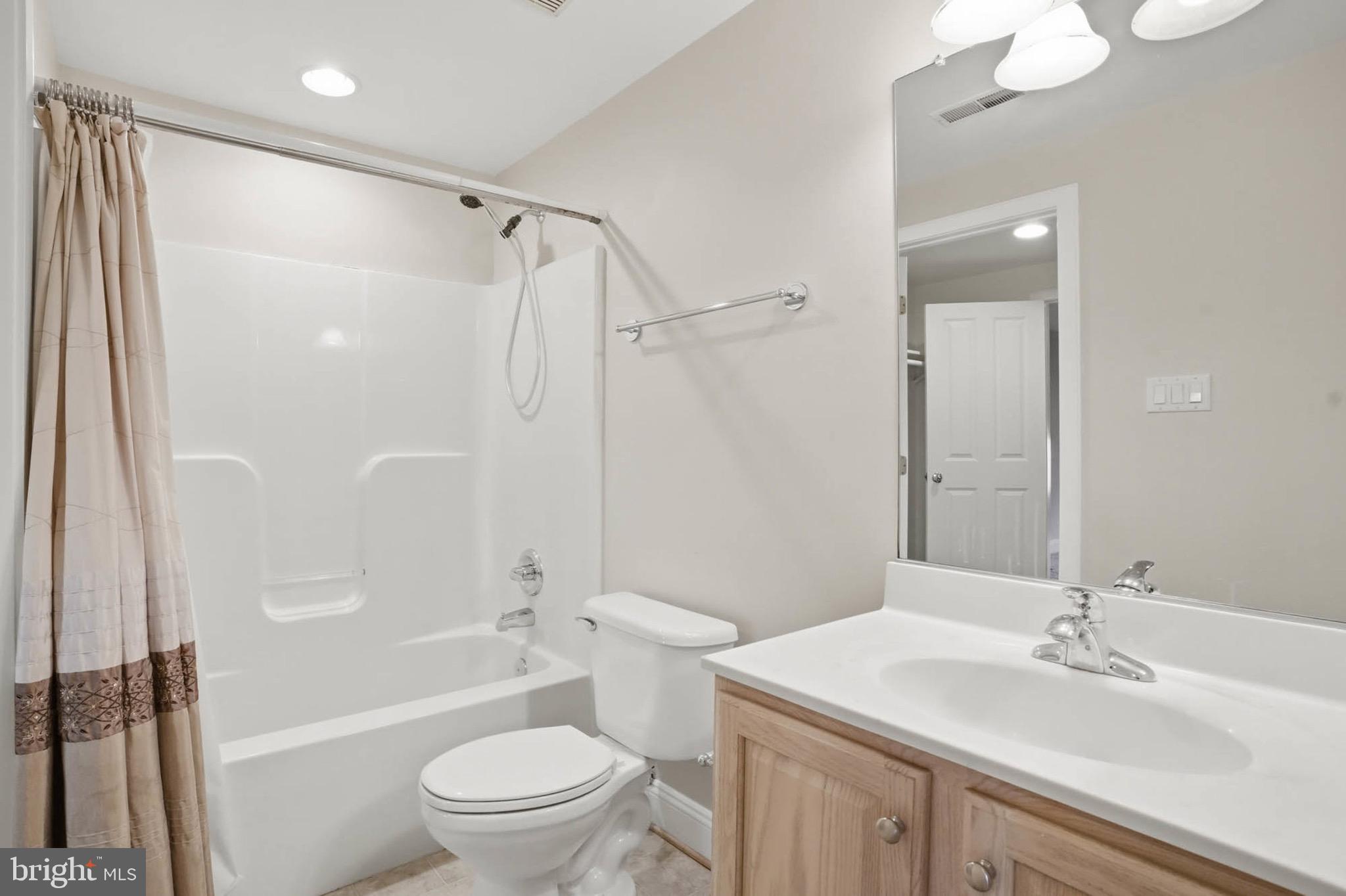 STONE LAKE - Residential