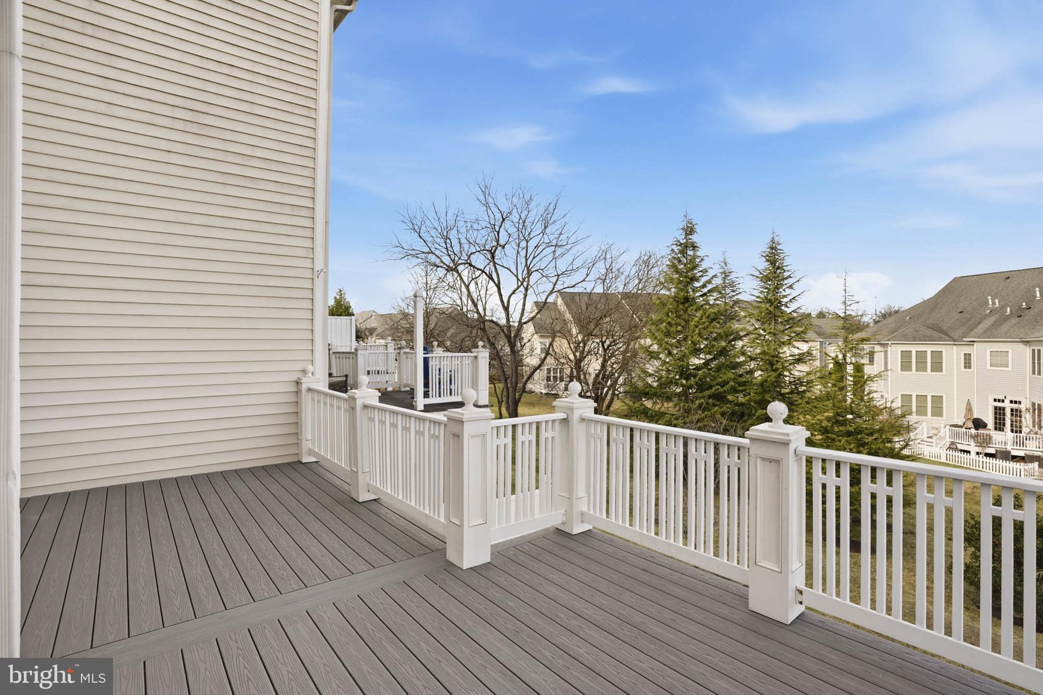 STONE LAKE - Residential