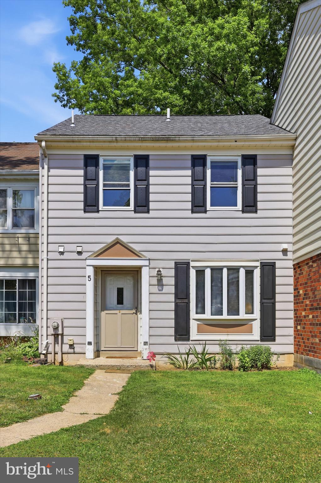 5 GALLORETTE COURT