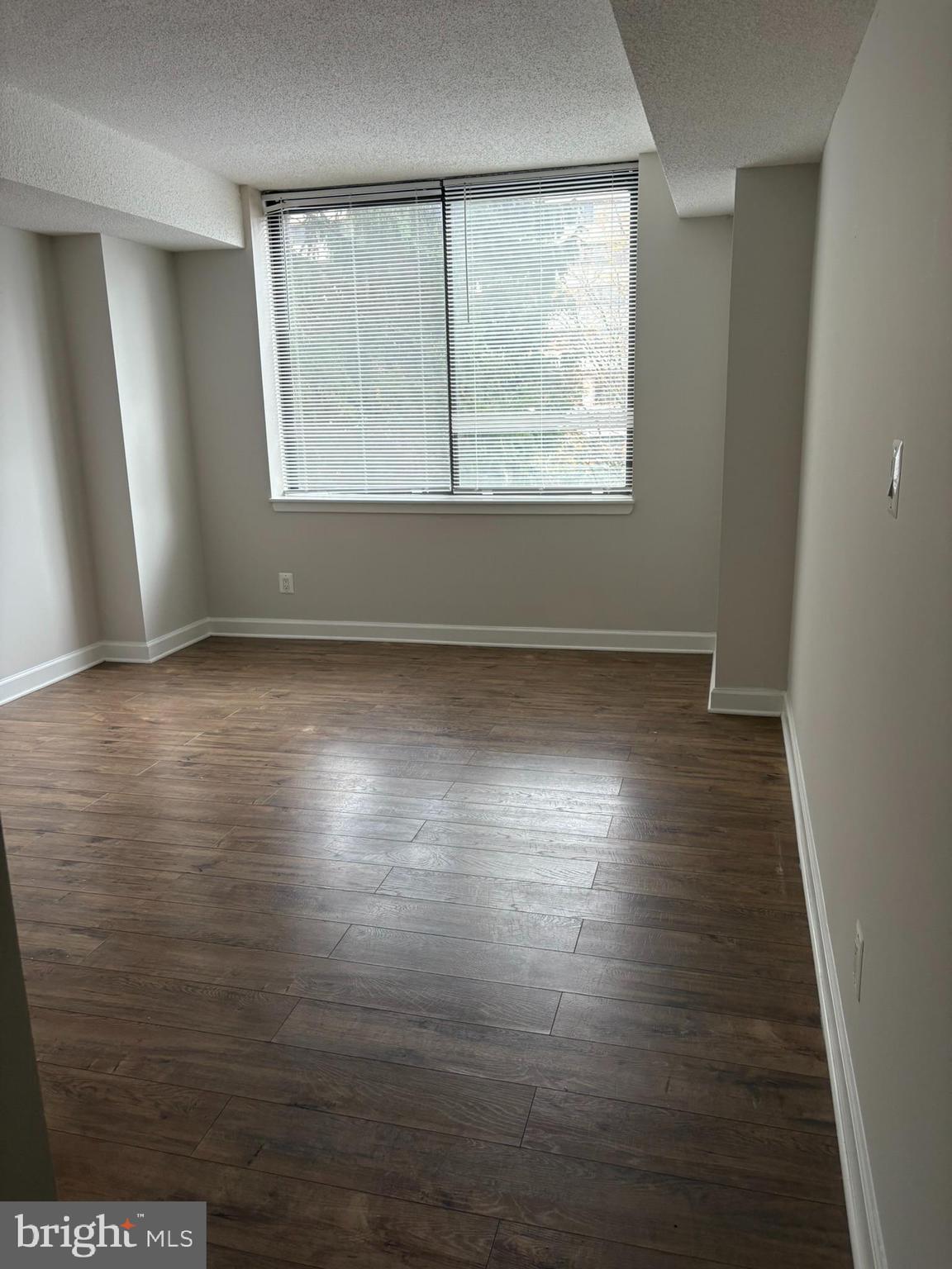 SKYLINE - Residential Lease