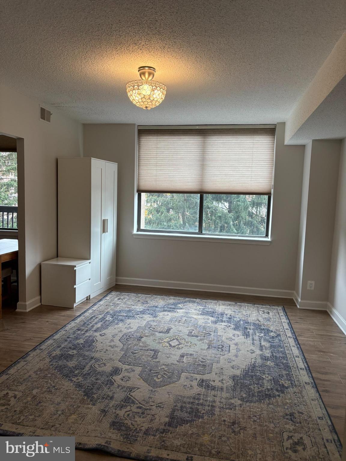 SKYLINE - Residential Lease