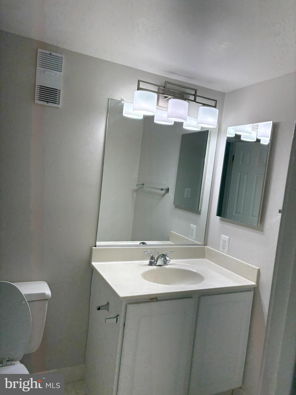 SKYLINE - Residential Lease