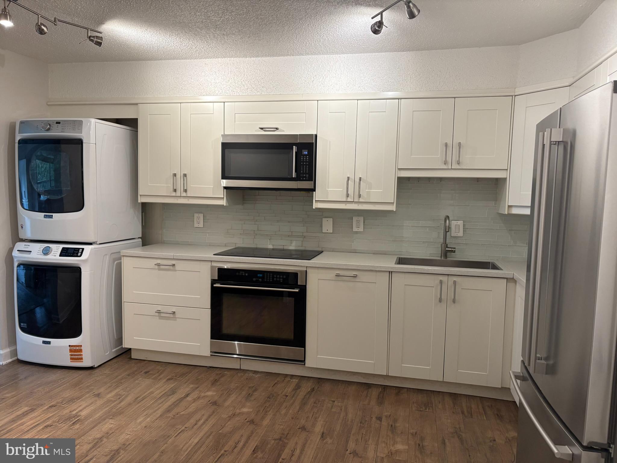 SKYLINE - Residential Lease