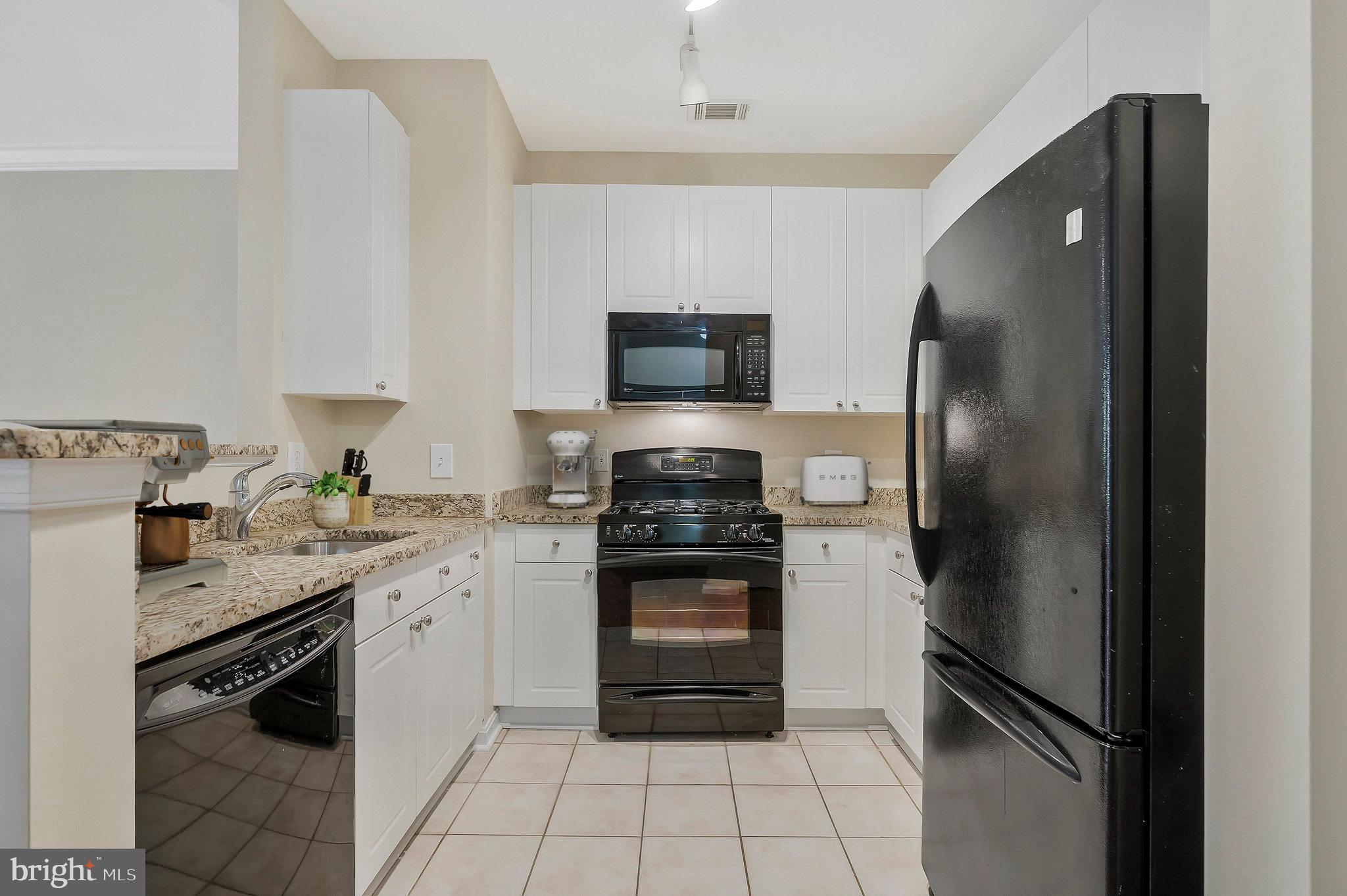 MARQUIS AT VIENNA STATION - Residential