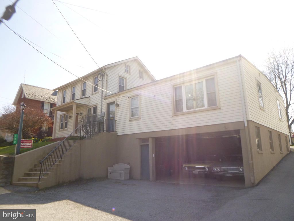 Photo of 200 S Church St, QUARRYVILLE, PA 17566 (MLS # PALA2086766)
