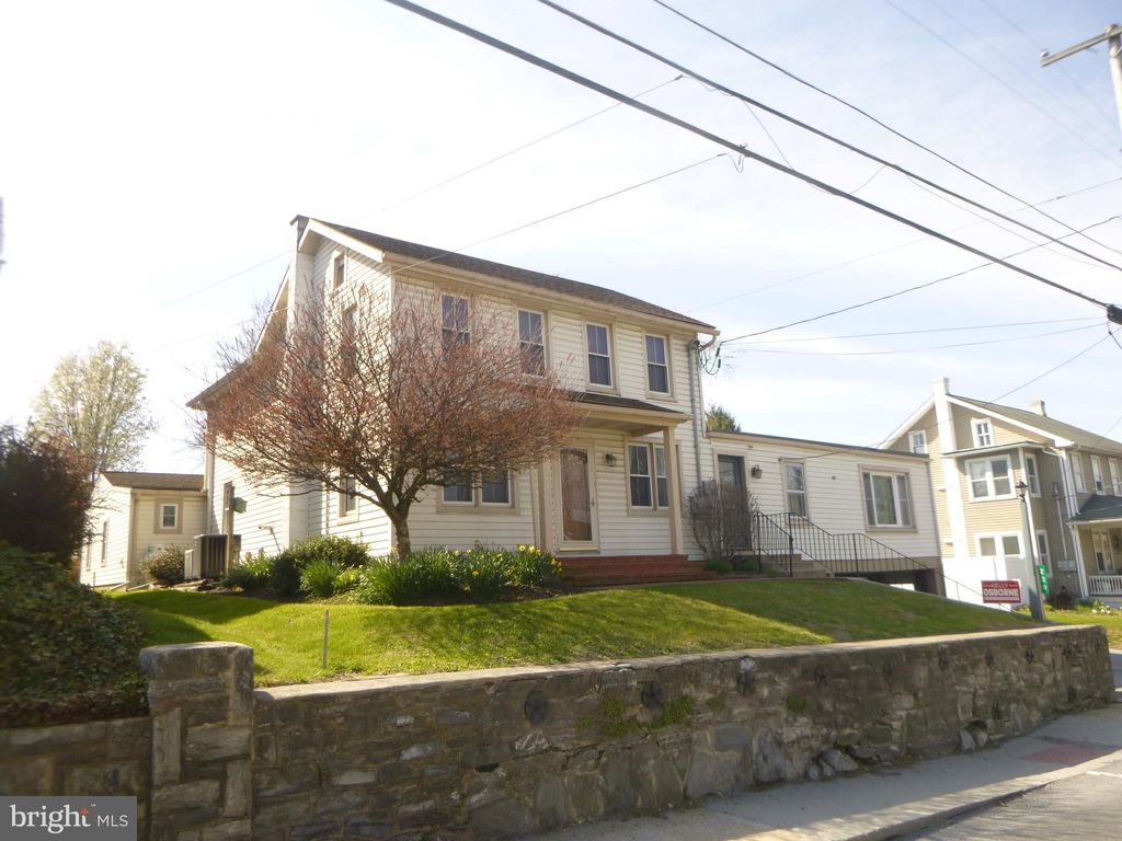 Photo of 200 S Church St, QUARRYVILLE, PA 17566 (MLS # PALA2086766)