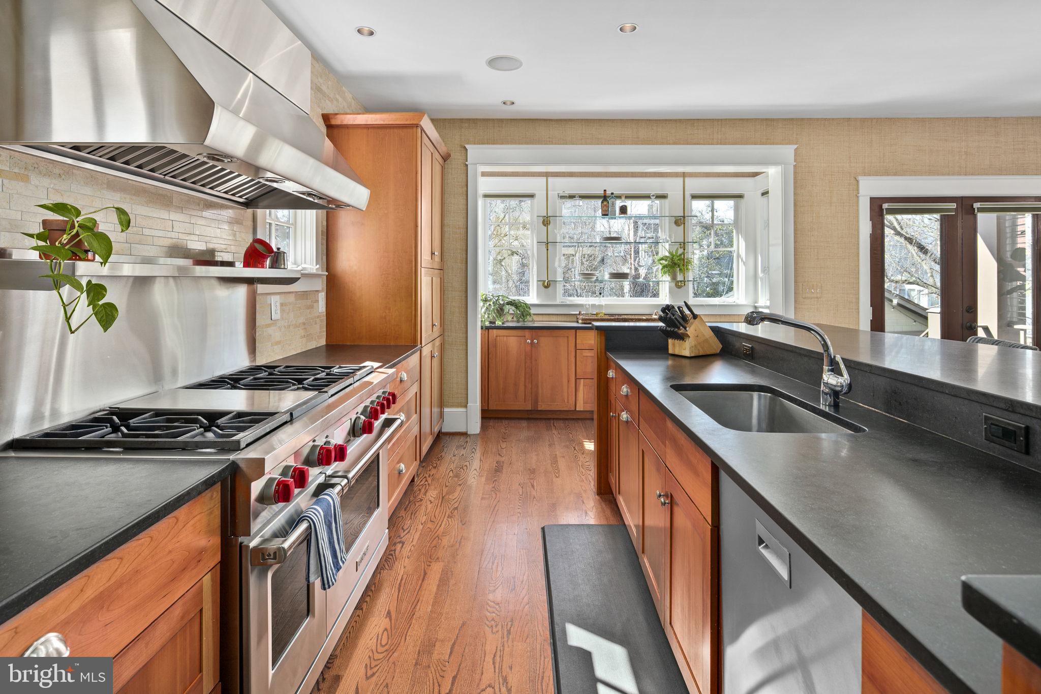 LYON VILLAGE - Residential