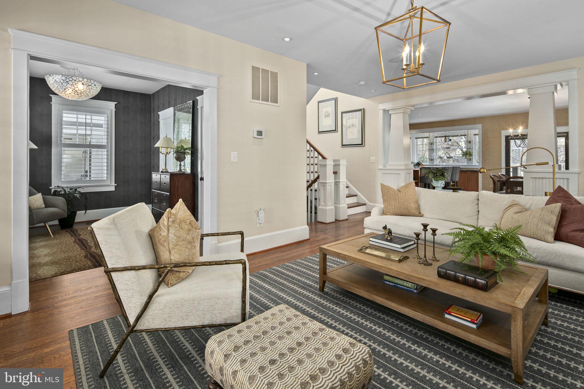 LYON VILLAGE - Residential