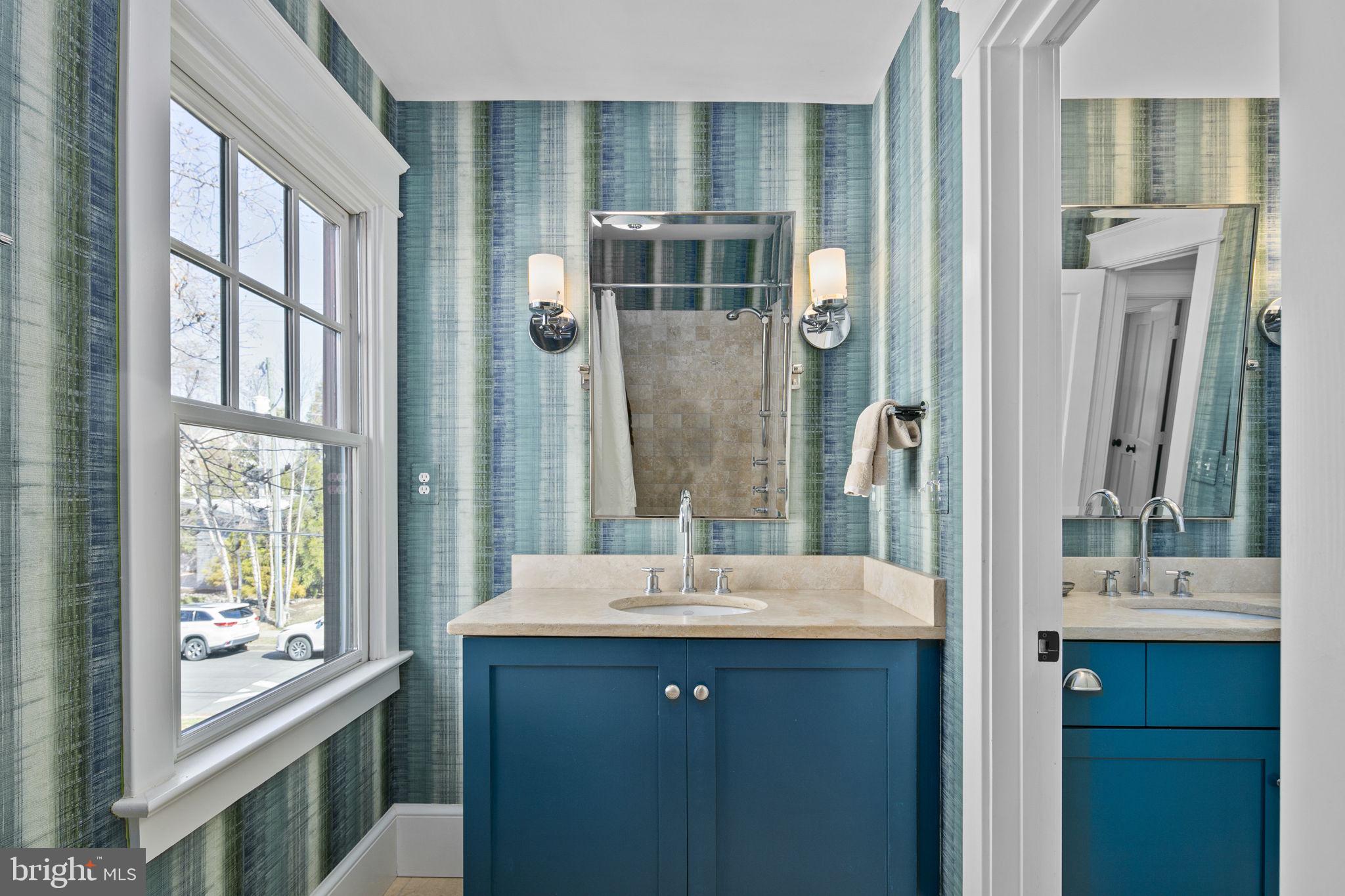 LYON VILLAGE - Residential