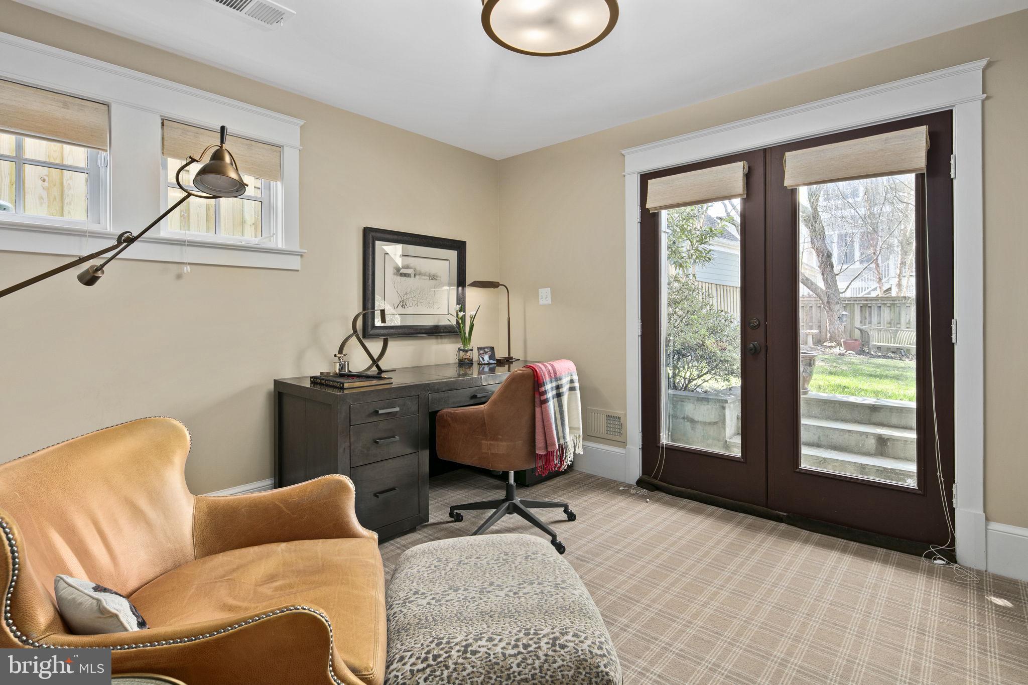 LYON VILLAGE - Residential