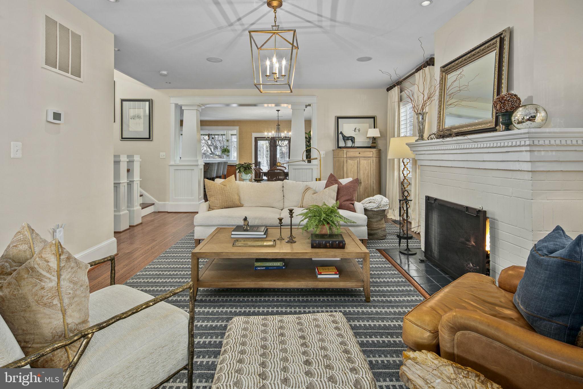 LYON VILLAGE - Residential