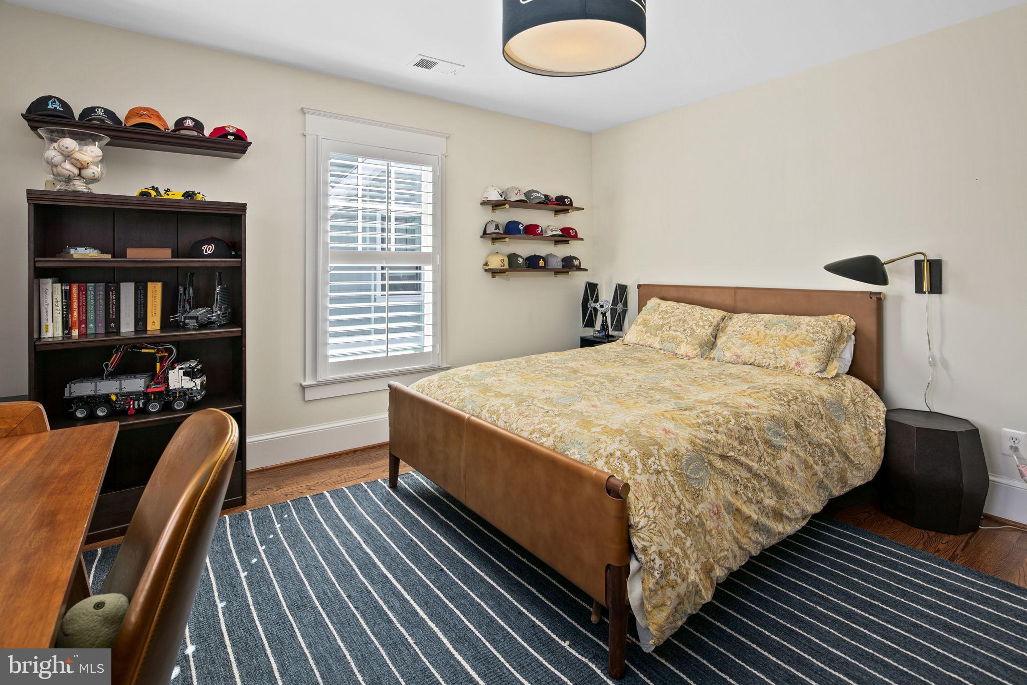 LYON VILLAGE - Residential