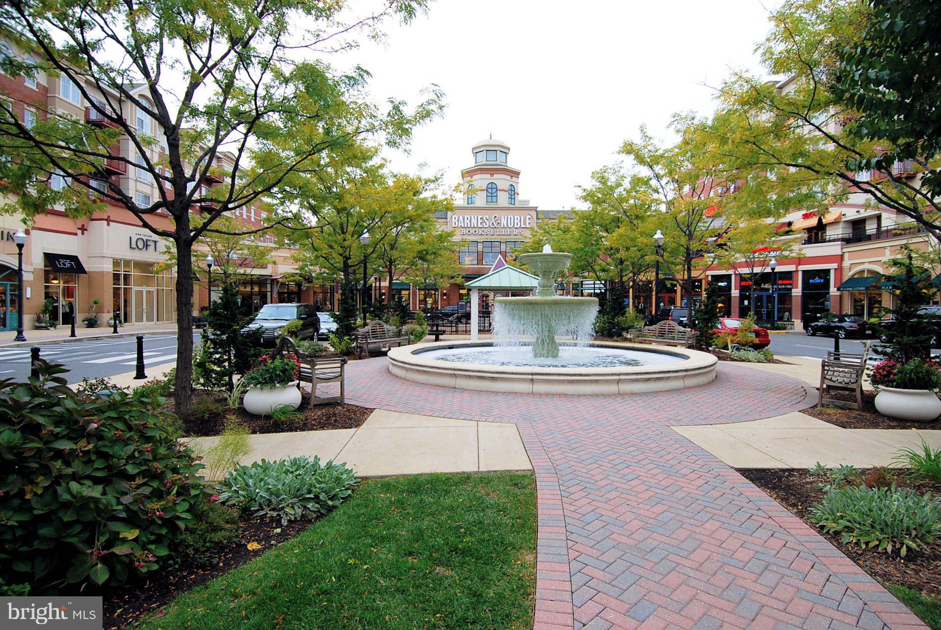 LYON VILLAGE - Residential