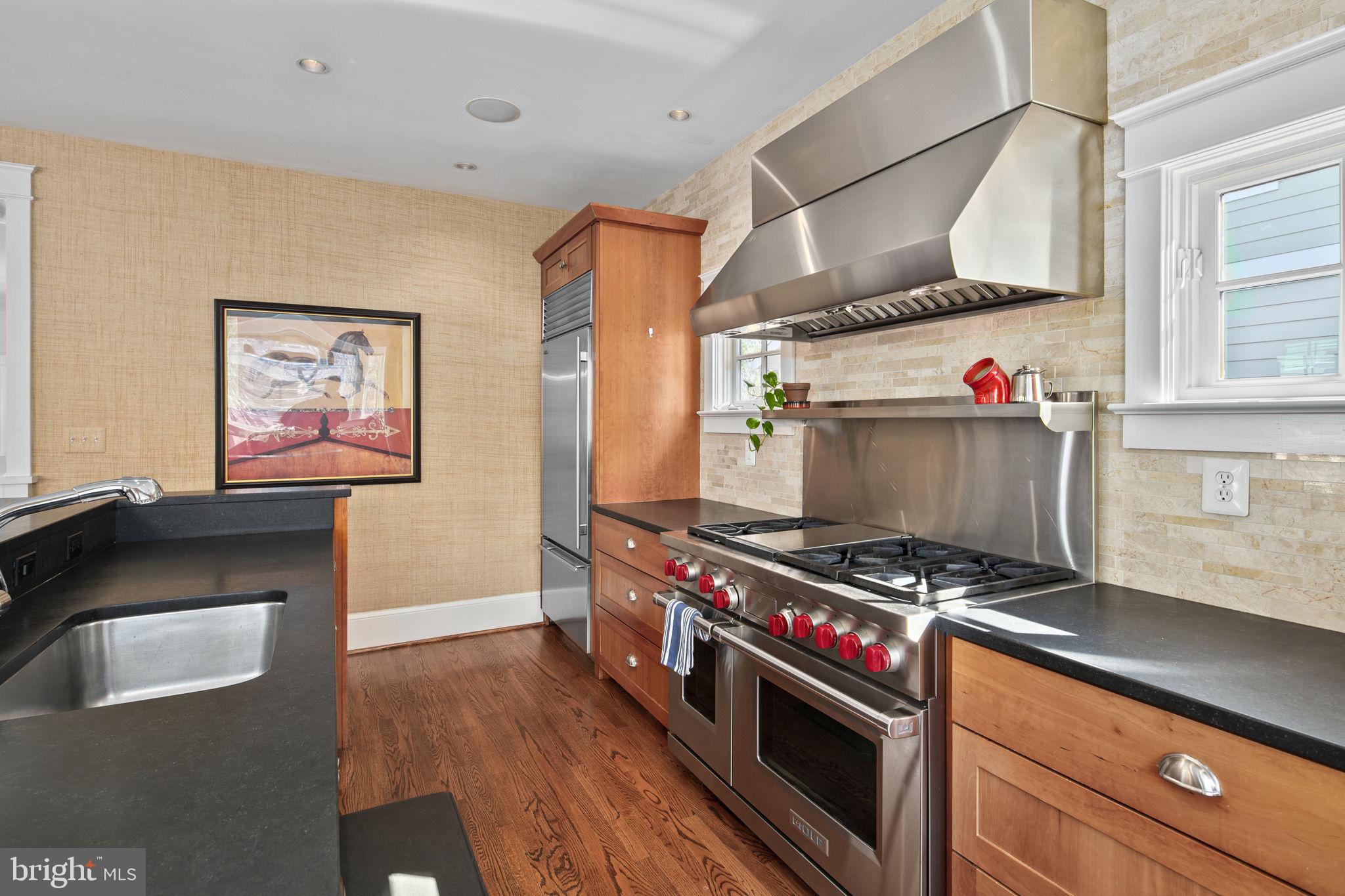 LYON VILLAGE - Residential