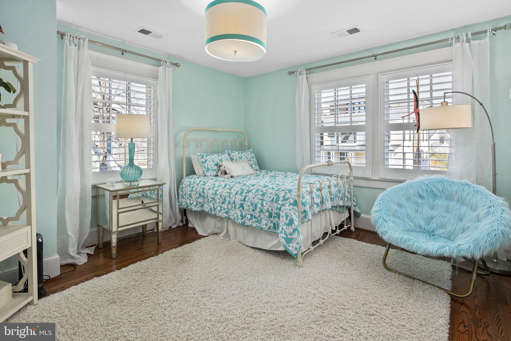 LYON VILLAGE - Residential