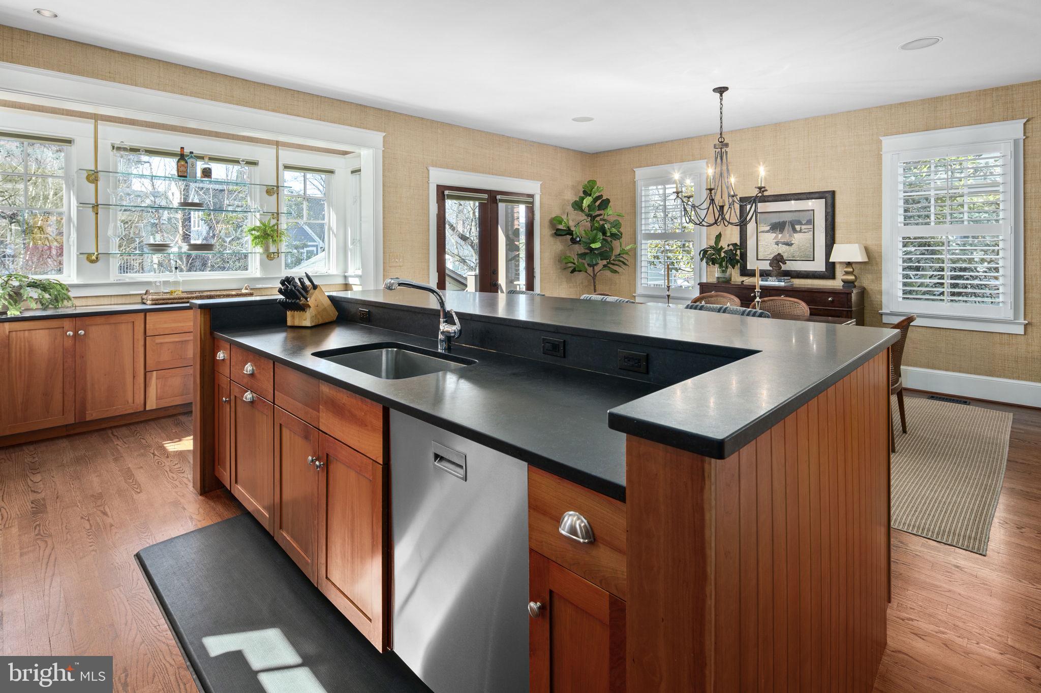 LYON VILLAGE - Residential