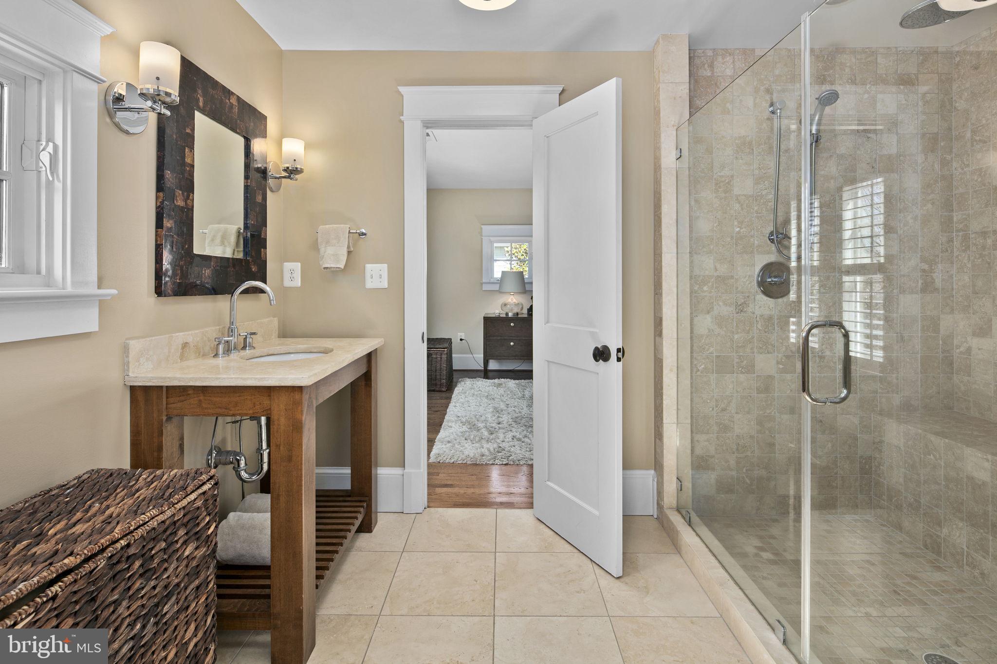 LYON VILLAGE - Residential