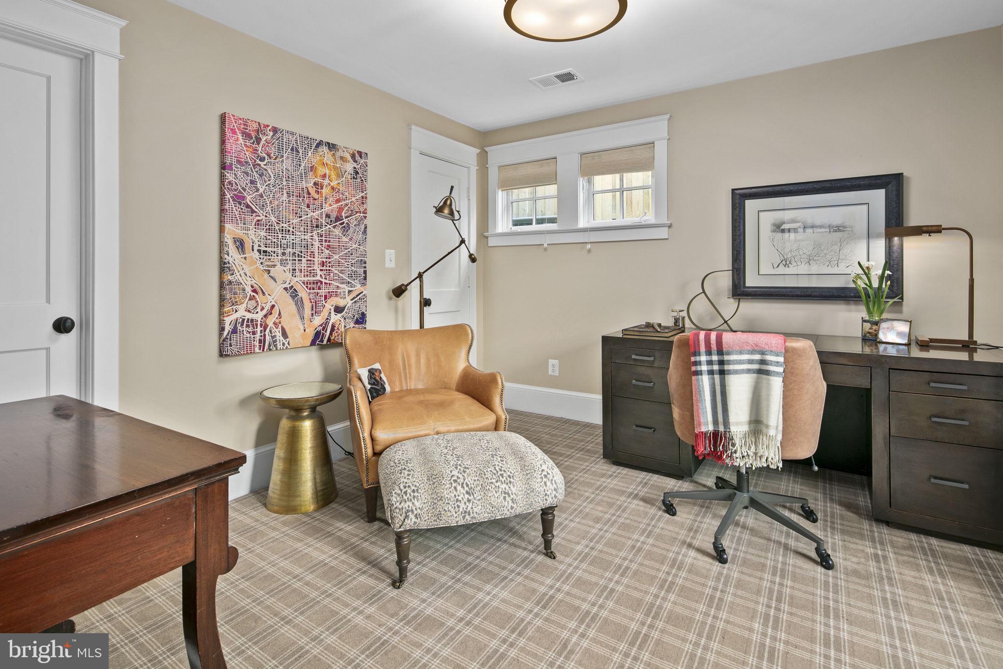 LYON VILLAGE - Residential