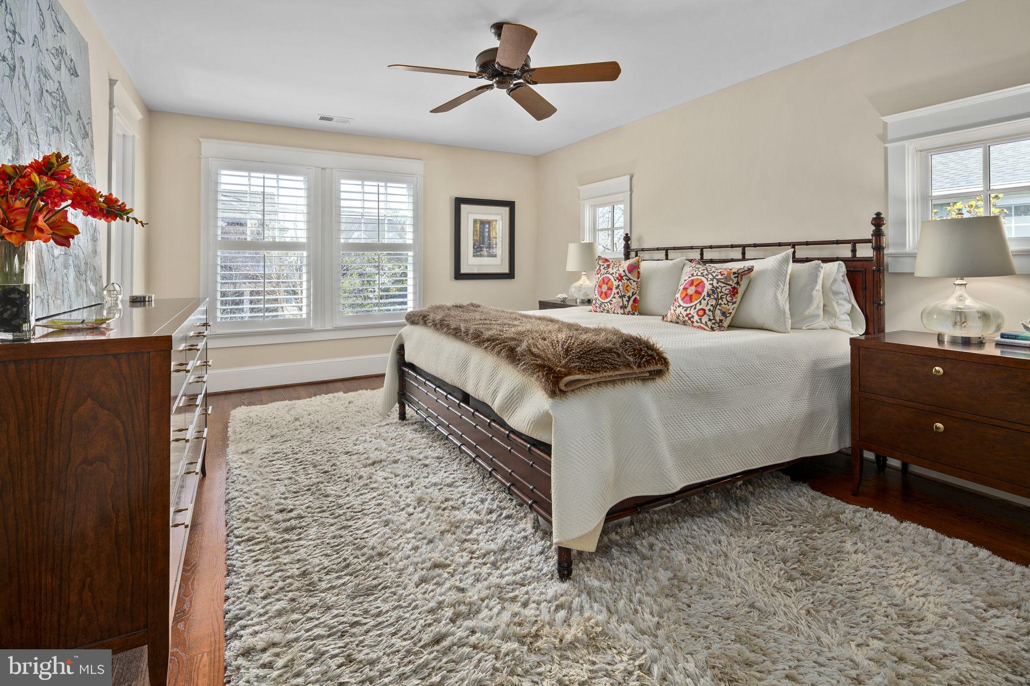 LYON VILLAGE - Residential